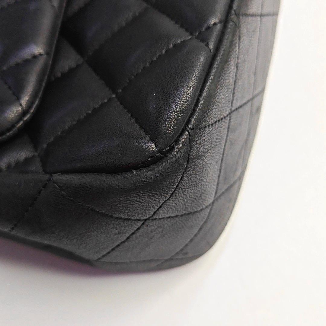 Chanel Classic Flap Jumbo Schwarzes Lammfell Leder Einzelne Klappe Gold Hardware 2009 im Angebot 10