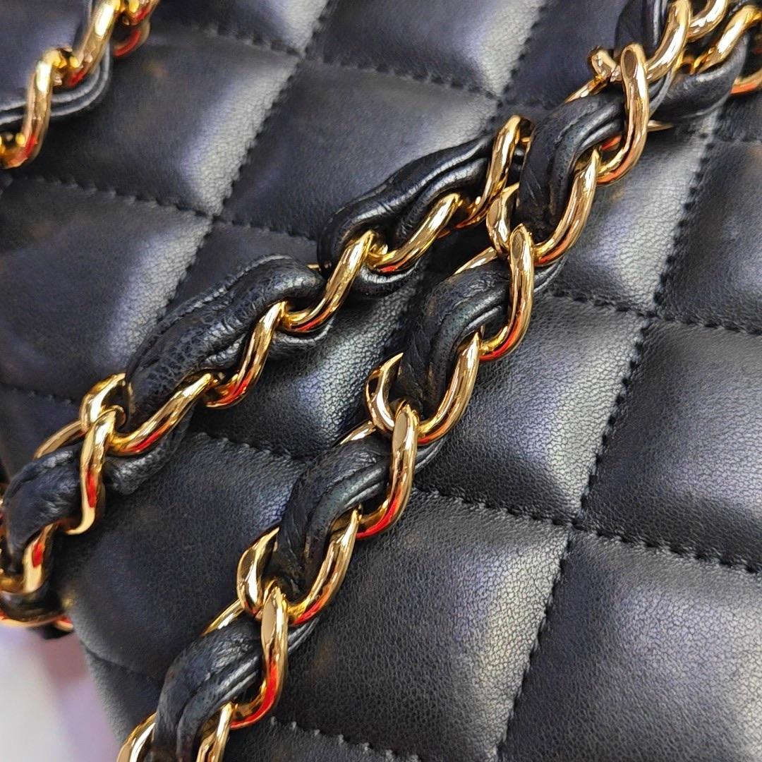 Chanel Classic Flap Jumbo Schwarzes Lammfell Leder Einzelne Klappe Gold Hardware 2009 im Angebot 15