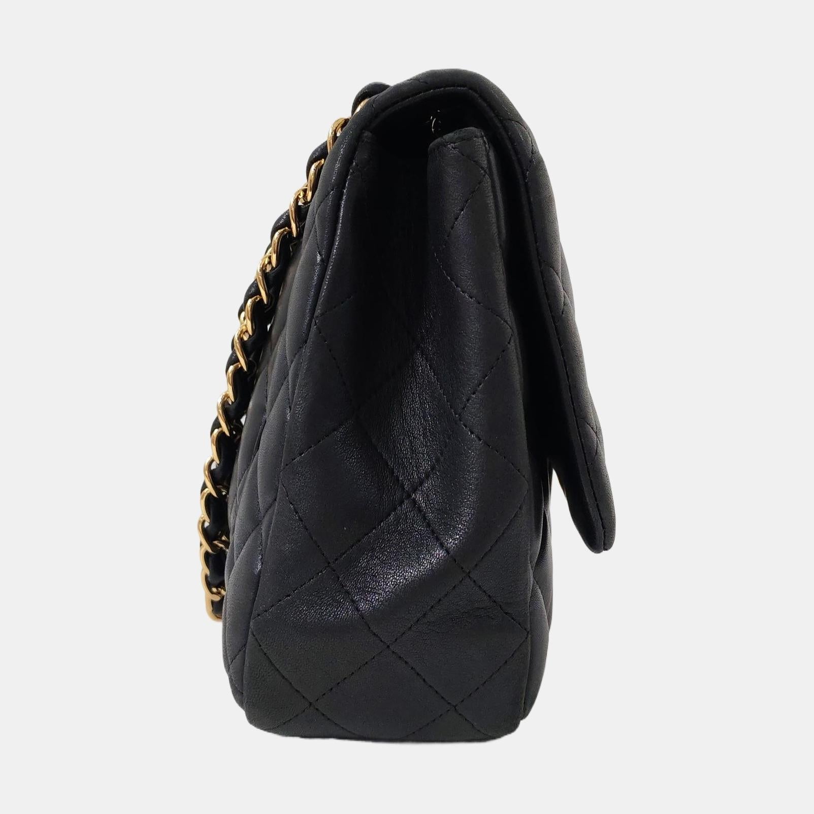 Chanel Classic Flap Jumbo Schwarzes Lammfell Leder Einzelne Klappe Gold Hardware 2009 Damen im Angebot