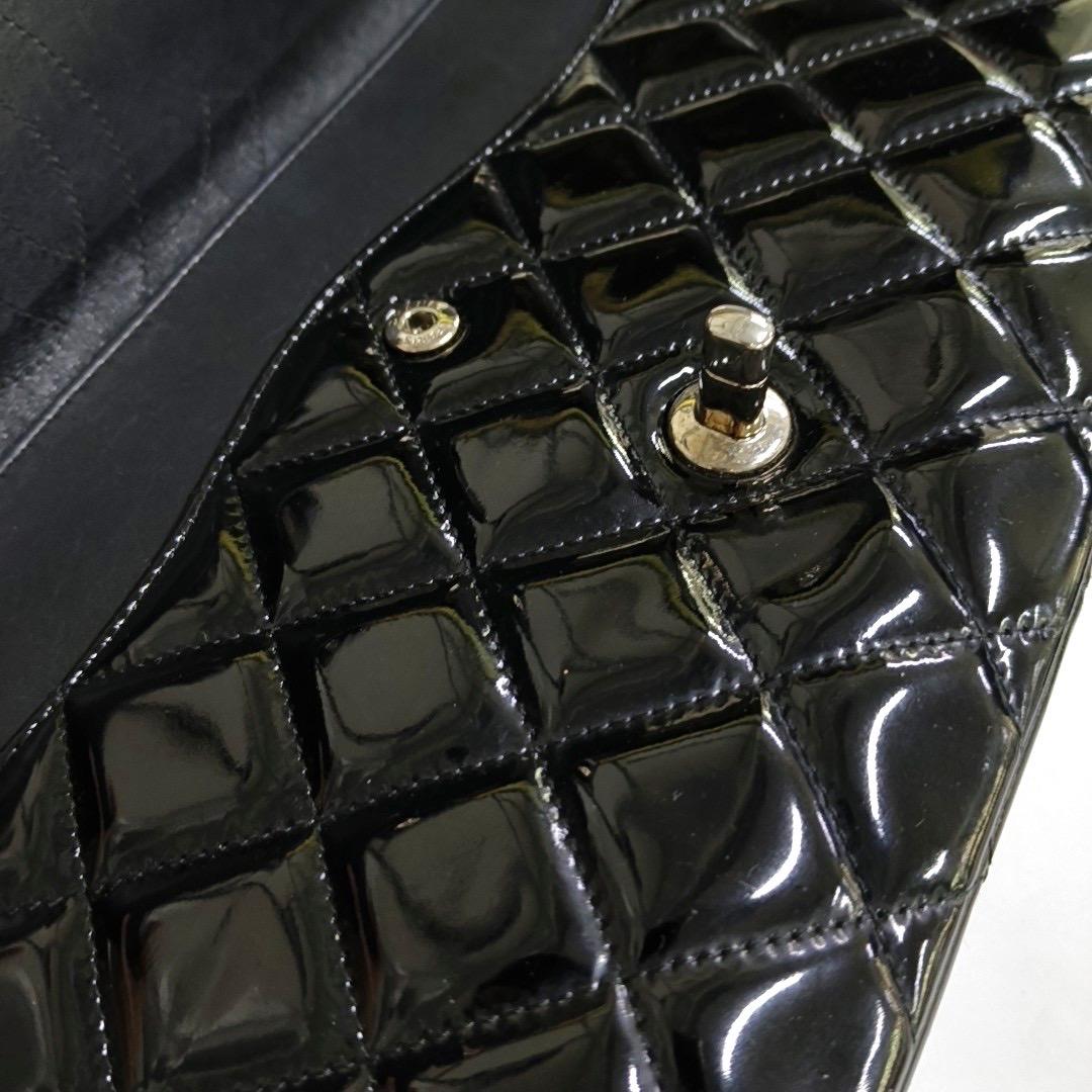 Chanel Classic Flap Jumbo Black Patent Leather Single Flap Silver Hardware en vente 8