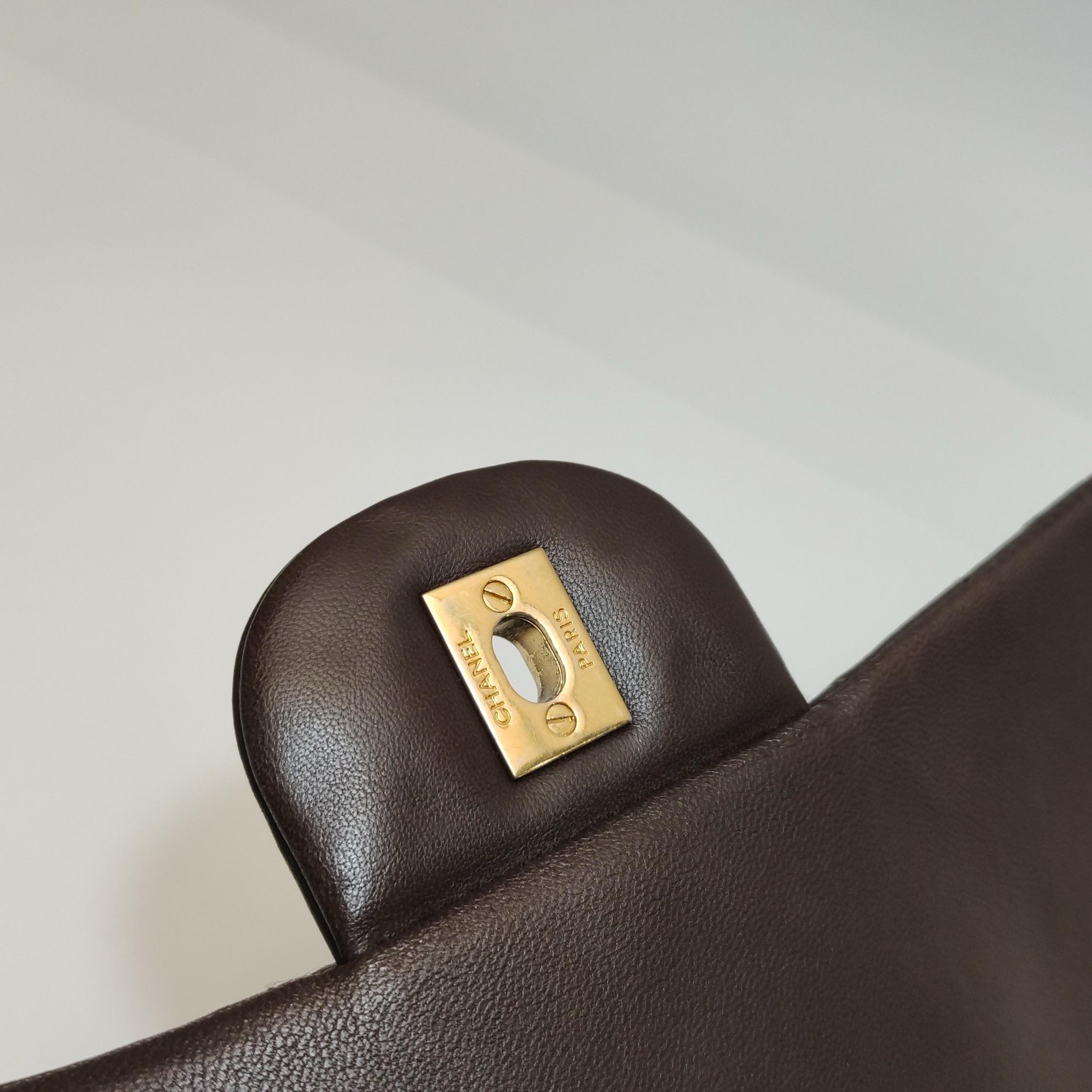 Chanel Classic Flap Jumbo Brown Lambskin Leather Single Flap Silver Hardware en vente 8