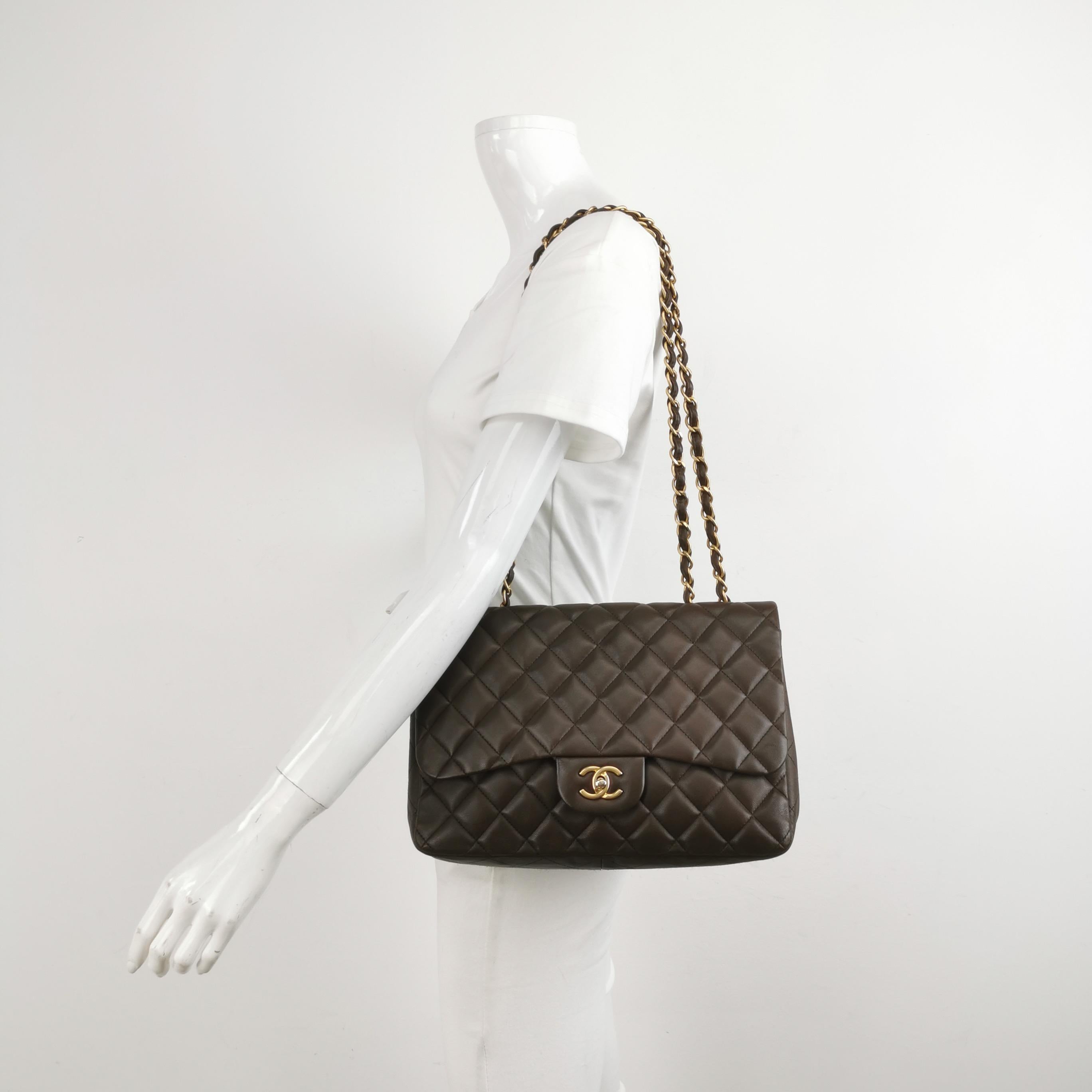 Chanel Classic Flap Jumbo Brown Lambskin Leather Single Flap Silver Hardware Bon état - En vente �à AUBERVILLIERS, FR