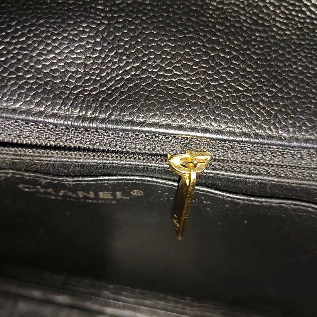 Chanel Classic Leather Jumbo Caviar Leather Single Flap 24k Gold Hardware 2008-09 en vente 10