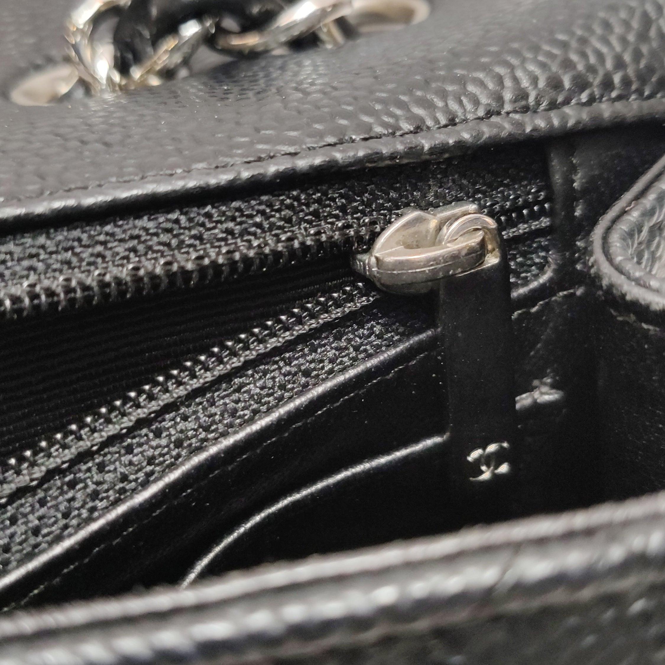 Chanel Classic Leather Jumbo Caviar Leather Single Flap Silver Hardware 2006-08 en vente 8