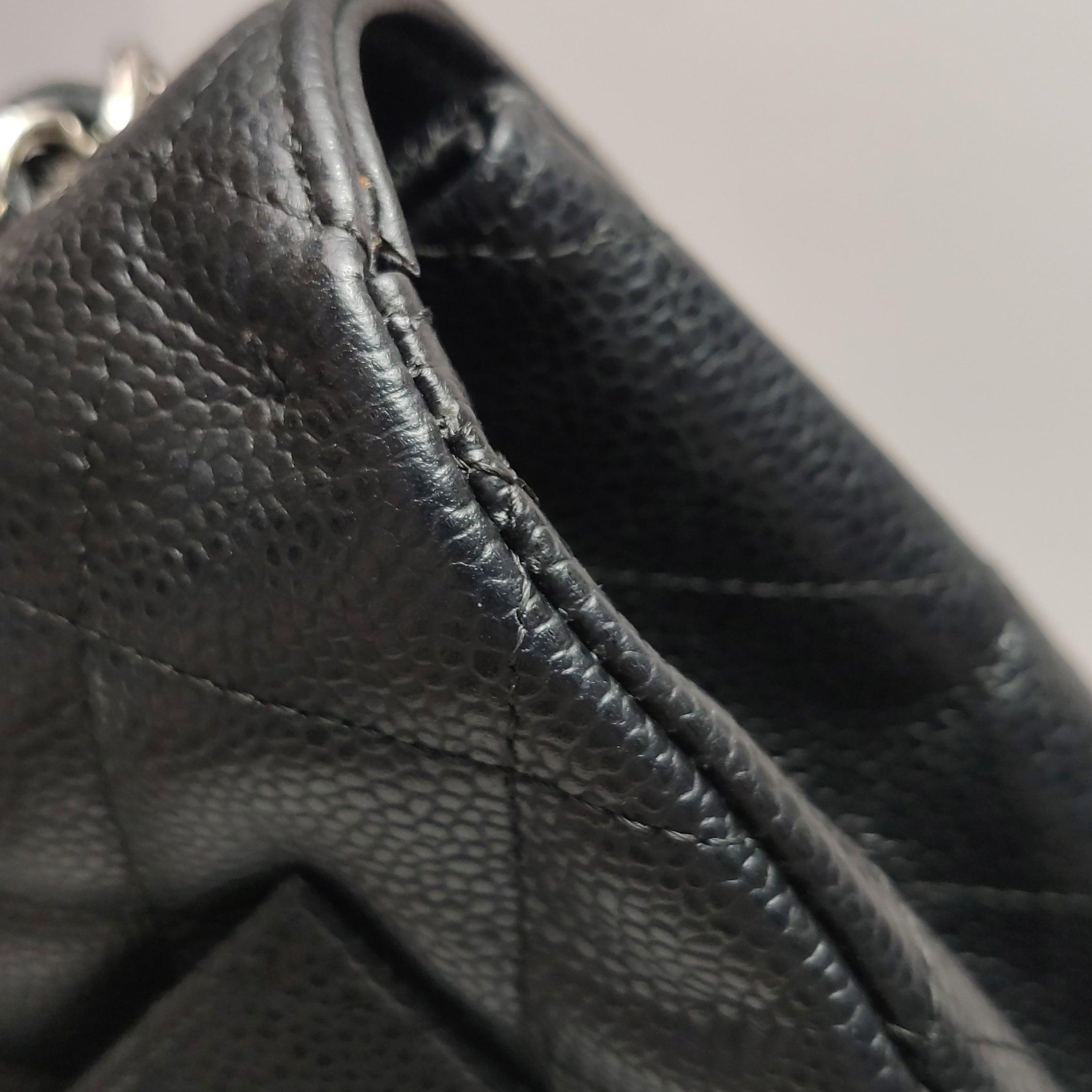 Chanel Classic Leather Jumbo Caviar Leather Single Flap Silver Hardware 2006-08 en vente 11