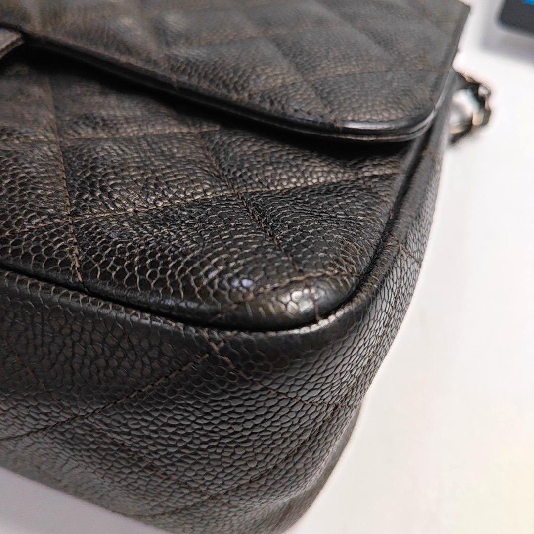 Chanel Classic Flap Jumbo Dunkelgrünes Kaviarleder Doppelte Klappe Silberne Hardwa im Angebot 7