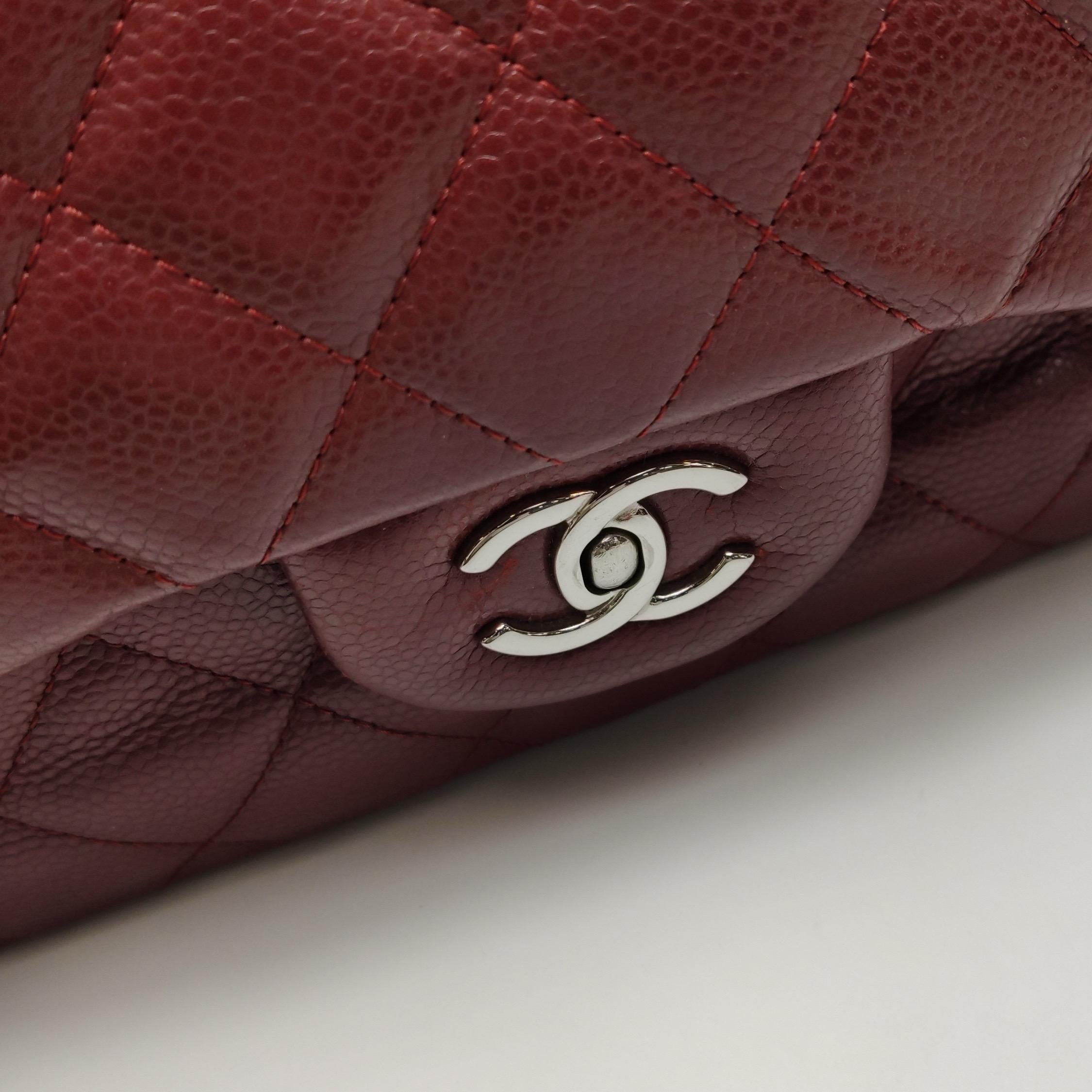 Chanel Classic Flap Jumbo Dark Red Caviar Leather Double Flap Silver Hardware en vente 7