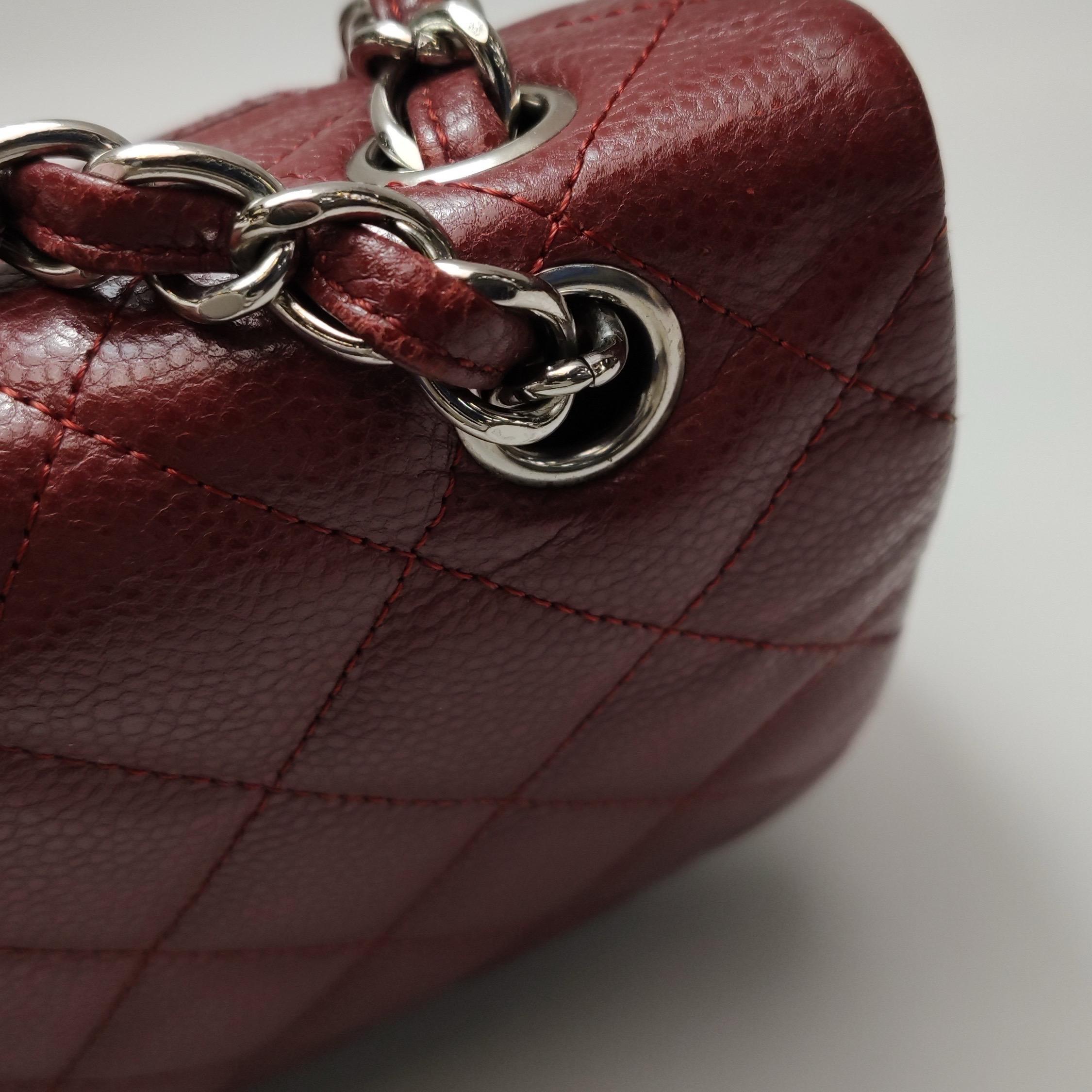 Chanel Classic Flap Jumbo Dark Red Caviar Leather Double Flap Silver Hardware en vente 10