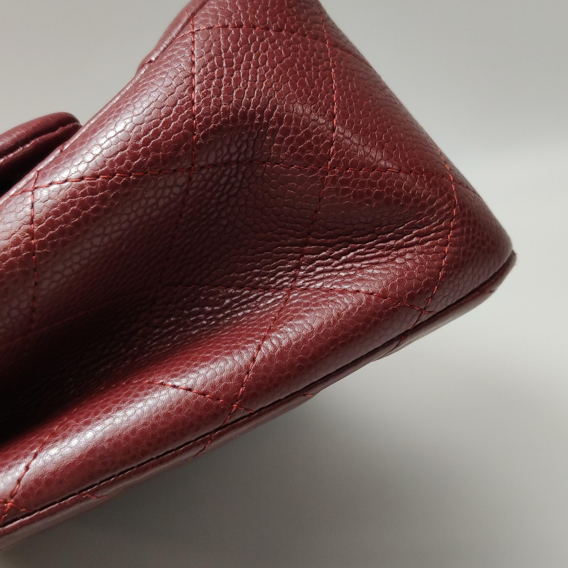 Chanel Classic Flap Jumbo Dark Red Caviar Leather Double Flap Silver Hardware en vente 12