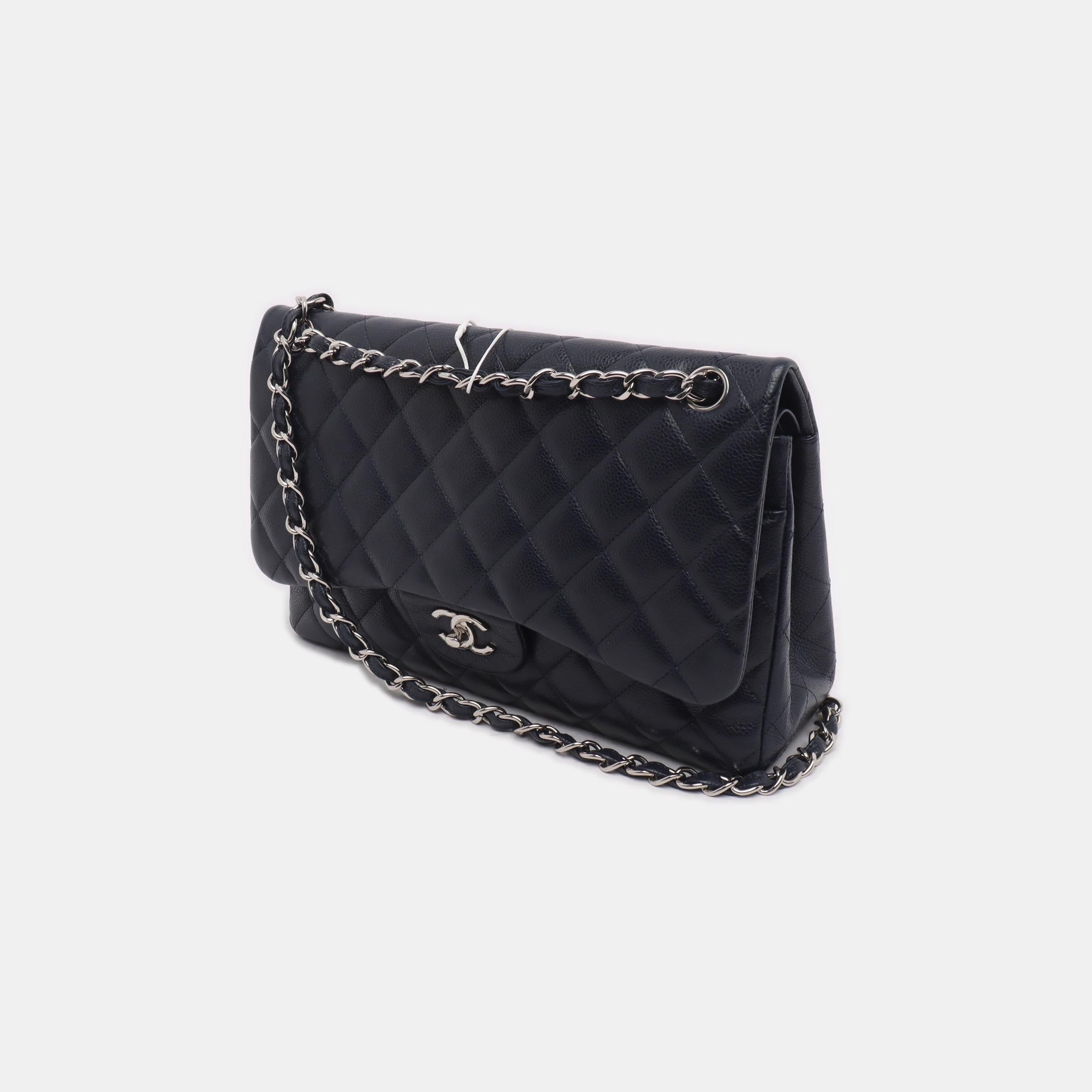 Noir Chanel Classic Flap Jumbo Midnight Navy Caviar Leather Double Flap Silver Hardwa en vente