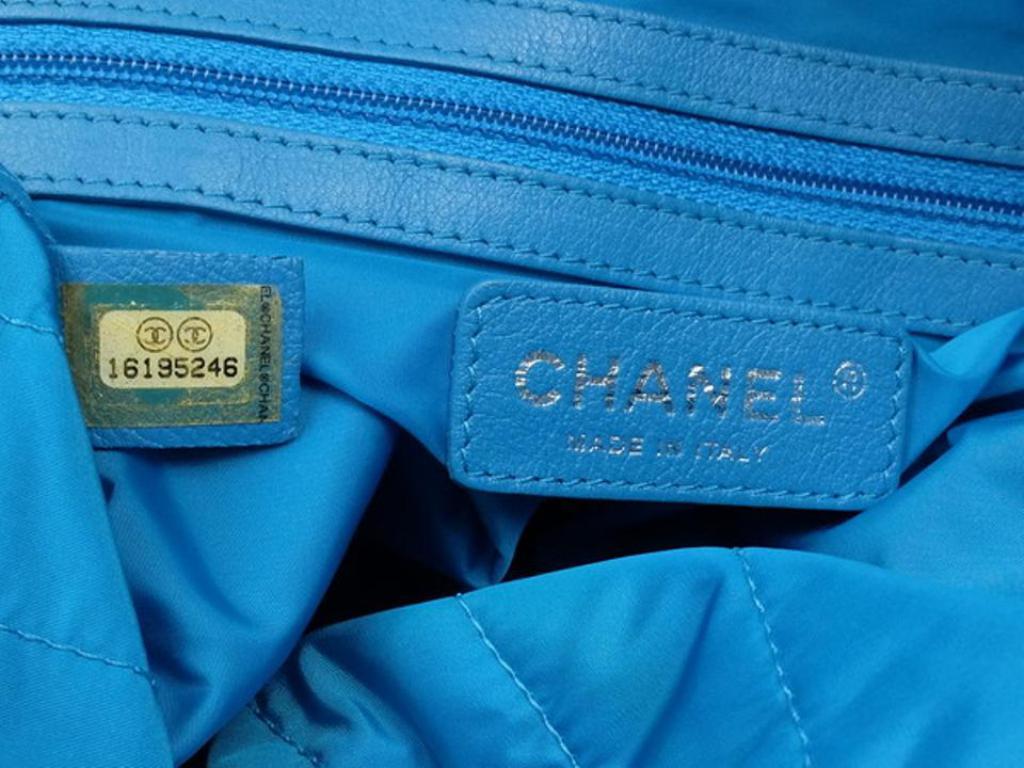 Chanel Classic Flap Jumbo Neon 216390 Blue Nylon Shoulder Bag In Good Condition For Sale In Forest Hills, NY
