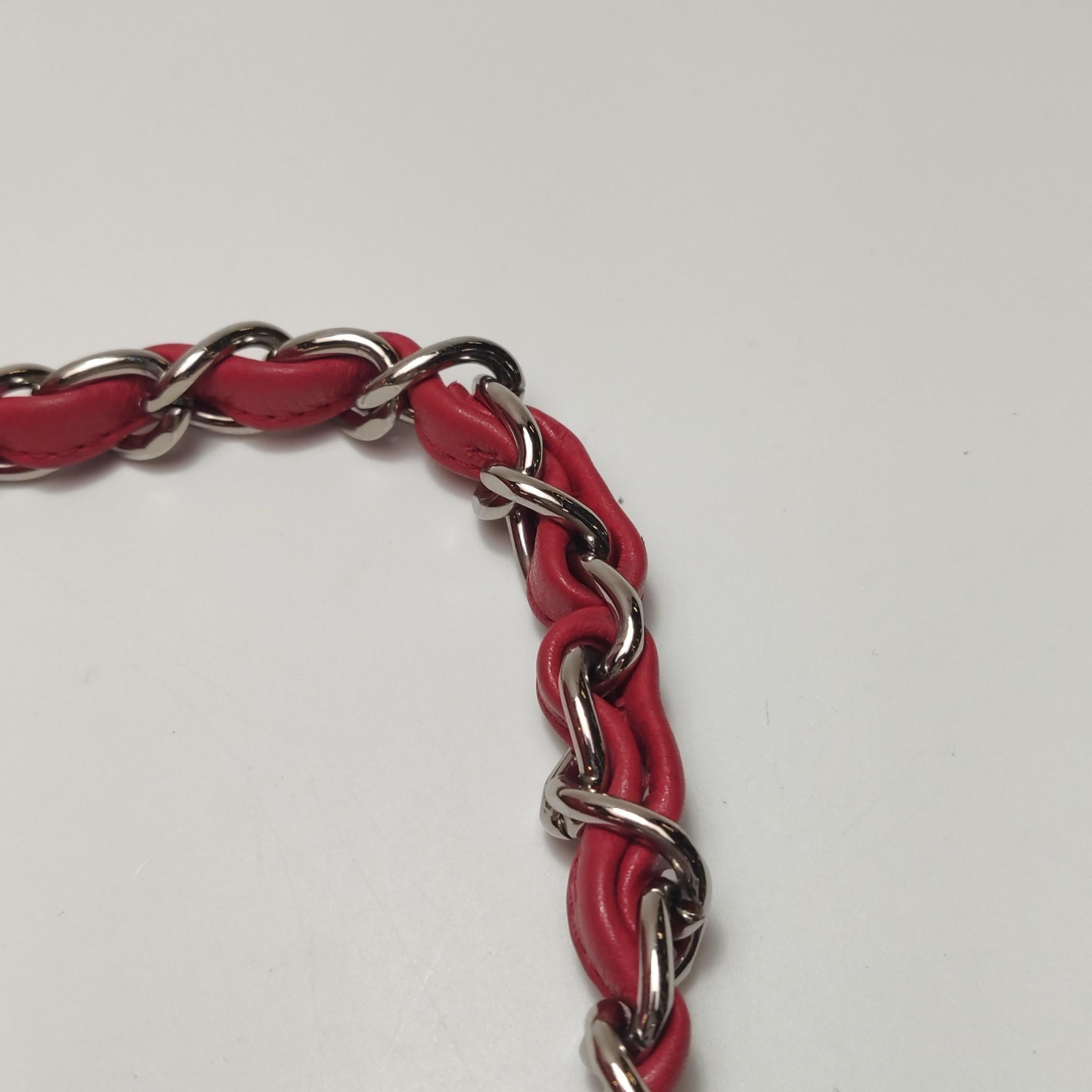 Chanel Classic Leather Jumbo Piel de Caviar Roja Solapa Única Herrajes Plateados en venta 7