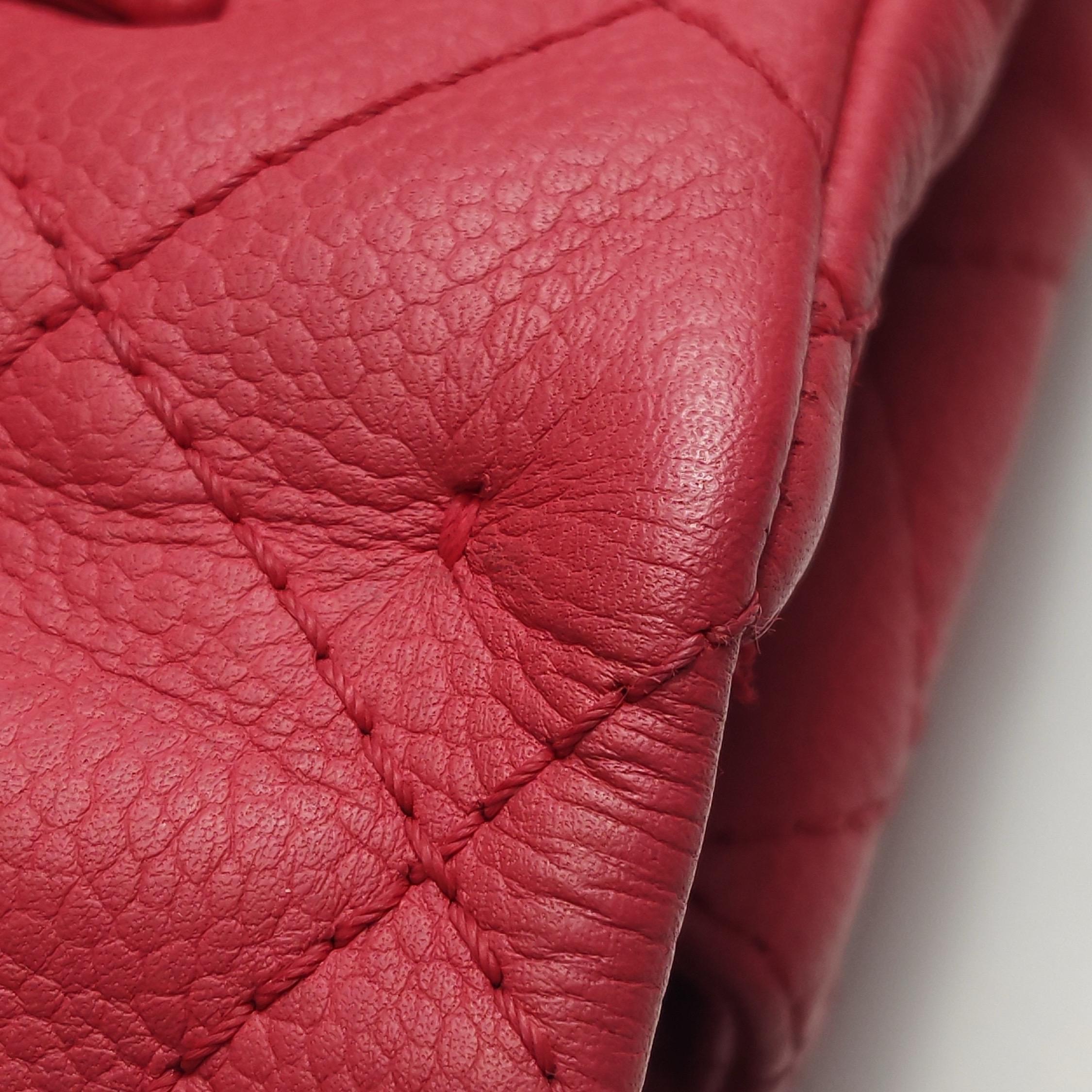 Chanel Classic Leather Jumbo Piel de Caviar Roja Solapa Única Herrajes Plateados en venta 12