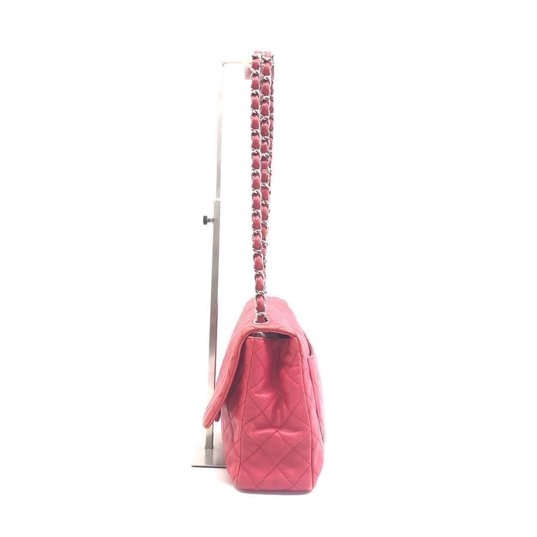 Chanel Classic Flap Jumbo Rotes Kaviar Leder Einzelklappe Silberne Hardware (Pink) im Angebot