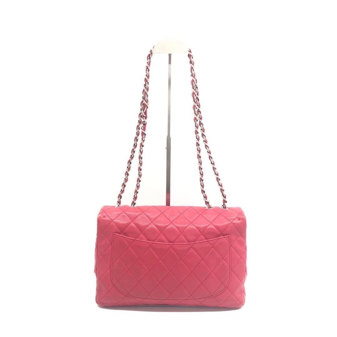 Chanel Classic Flap Jumbo Rotes Kaviar Leder Einzelklappe Silberne Hardware im Zustand „Gut“ im Angebot in AUBERVILLIERS, FR