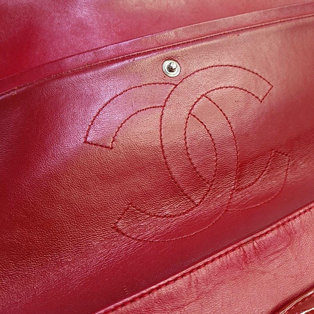 Chanel Classic Flap Jumbo Rotes Lackleder Doppelklappe Silberne Hardware im Angebot 6