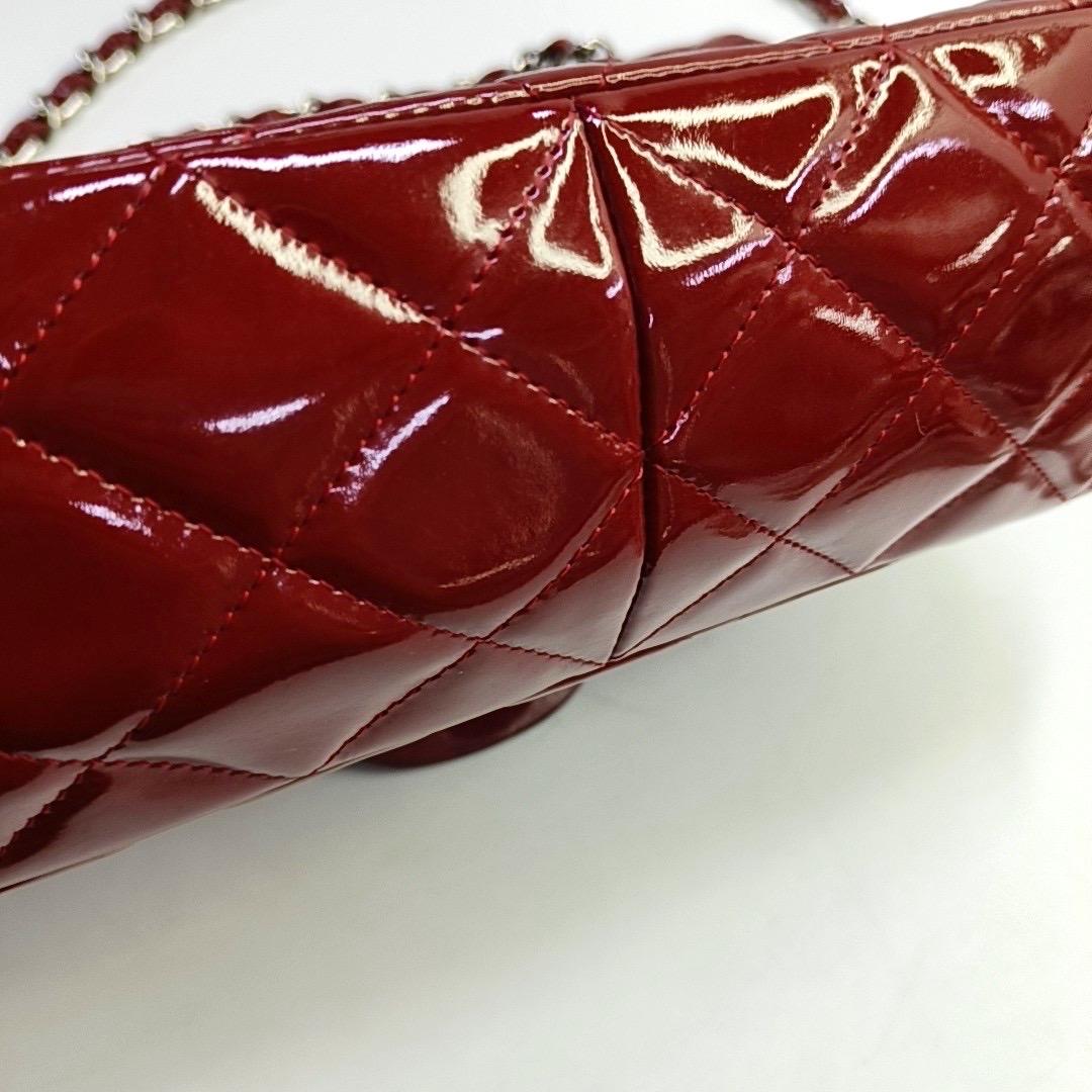 Chanel Classic Flap Jumbo Rotes Lackleder Doppelklappe Silberne Hardware im Angebot 10