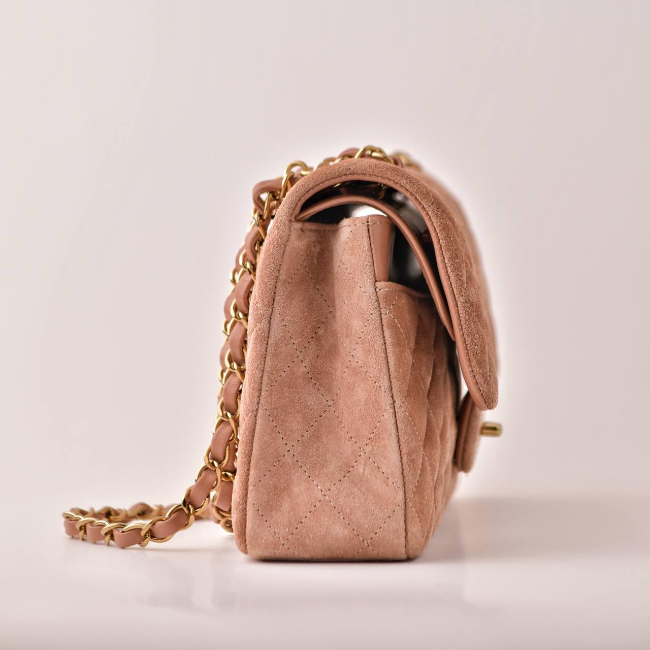 Chanel Classic Flap Light Pink Suede Medium Bag In Excellent Condition For Sale In Banbury, GB