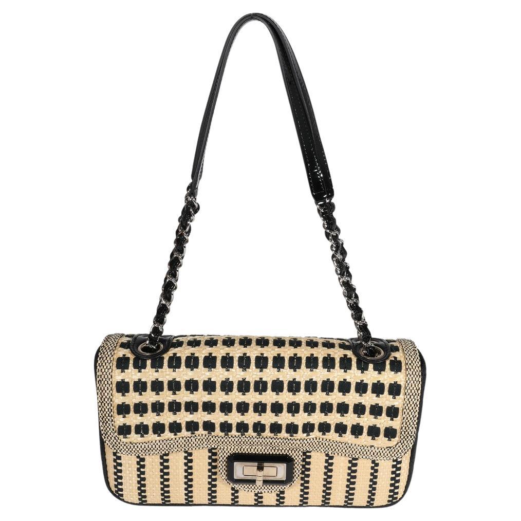 Chanel 2012 Classic Flap Limited Edition Beige & Black Raffia Straw Canvas Bag en vente 2