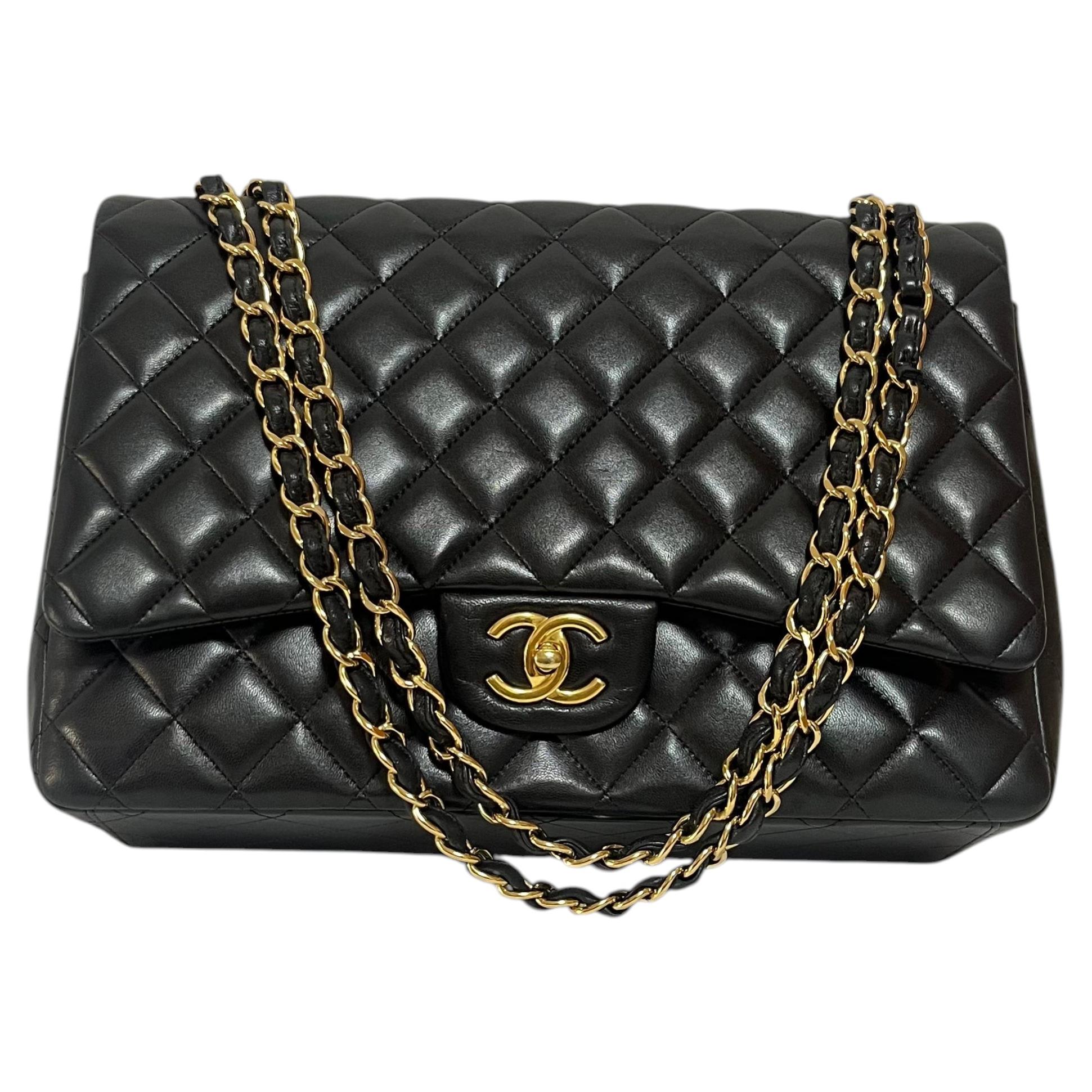 Chanel Classic Flap Maxi 2012 Double rabat en cuir d'agneau noir avec boucle d'or