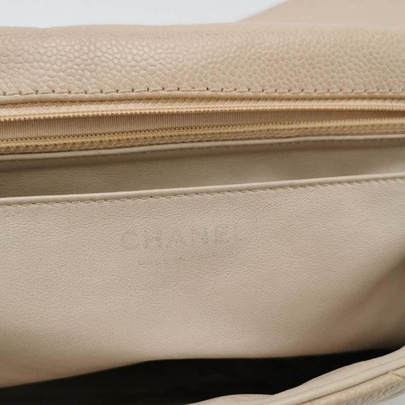 Chanel Classic Flap Maxi Beige Piel de Cordero Gigante Siver-tono Logo CC en venta 6