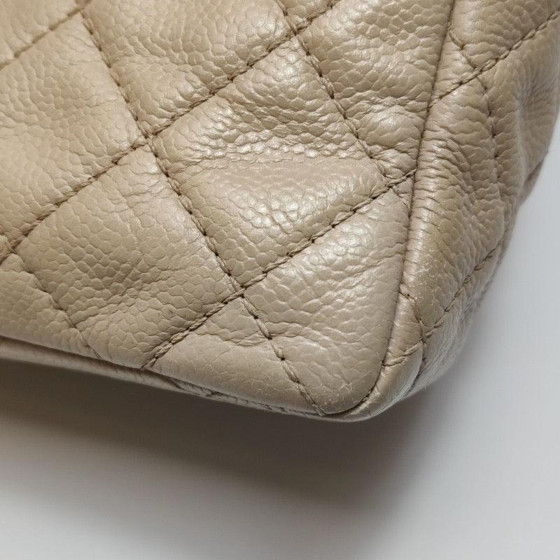Chanel Classic Flap Maxi Beige Piel de Cordero Gigante Siver-tono Logo CC en venta 10