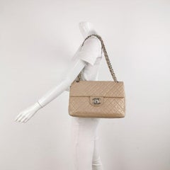Chanel Classic Flap Maxi Beige Lammfell Leder Giant Siver-tone CC Logo