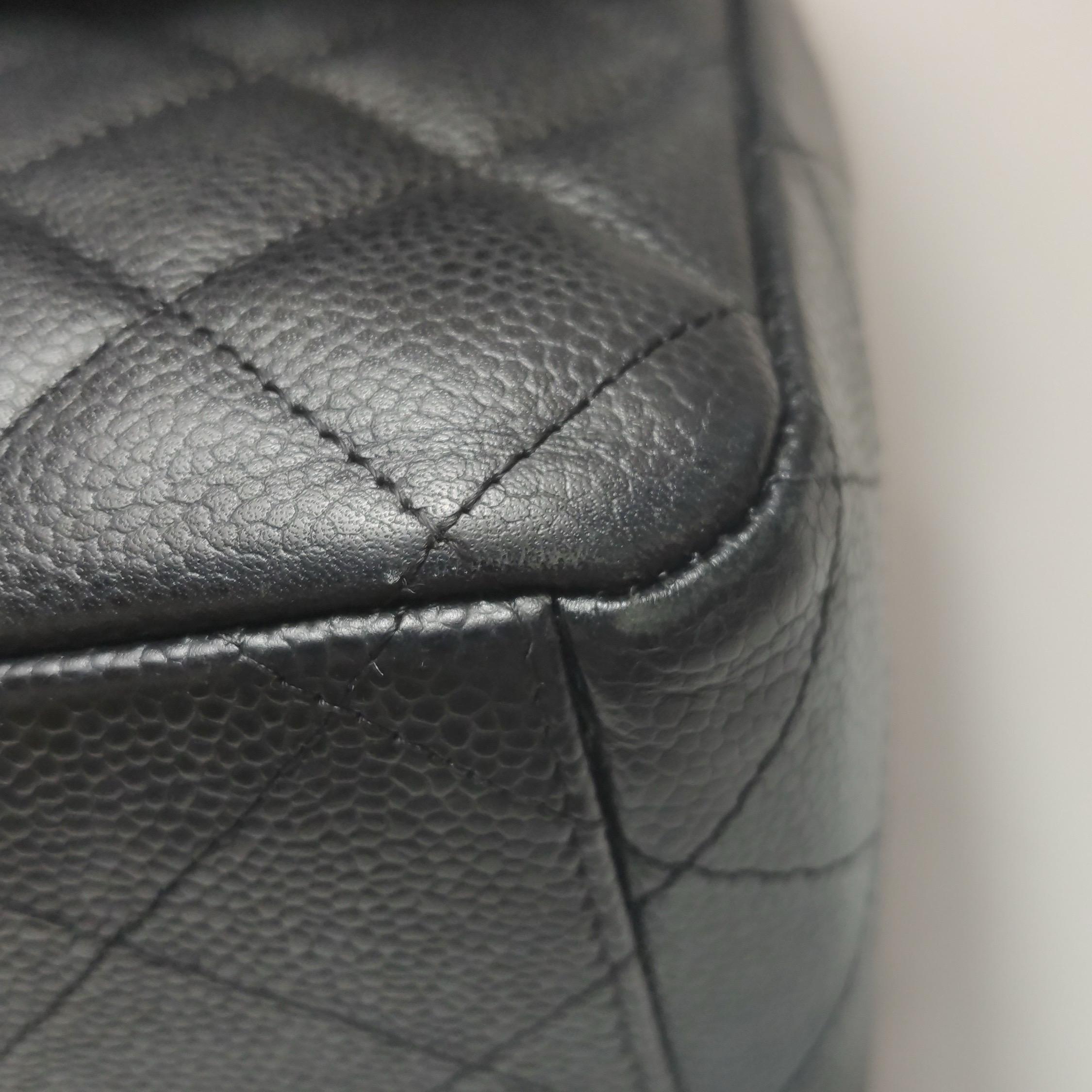 Chanel Classic Flap Maxi Schwarzes Kaviar-Leder Doppelte Klappe Sliver Hardware im Angebot 13