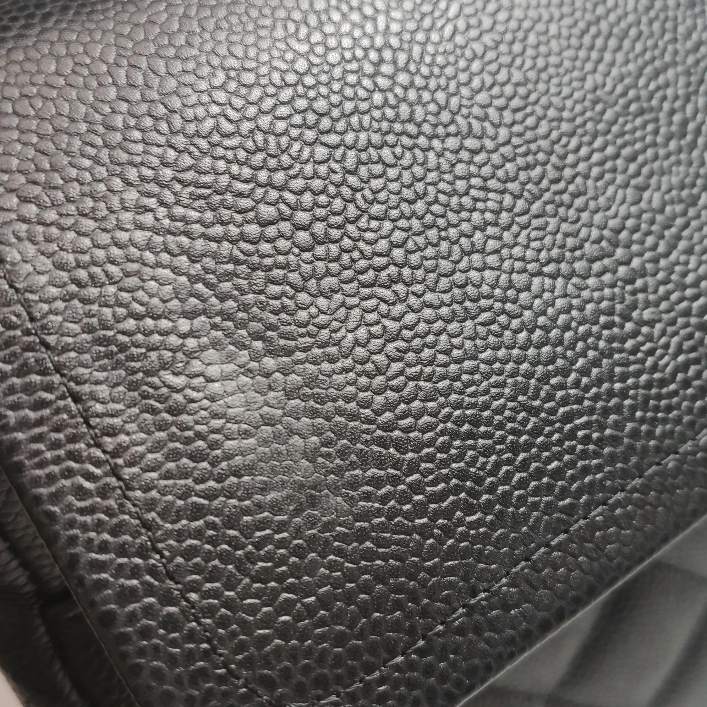 Chanel Classic Flap Maxi Schwarzes Kaviar-Leder Doppelte Klappe Sliver Hardware im Angebot 14