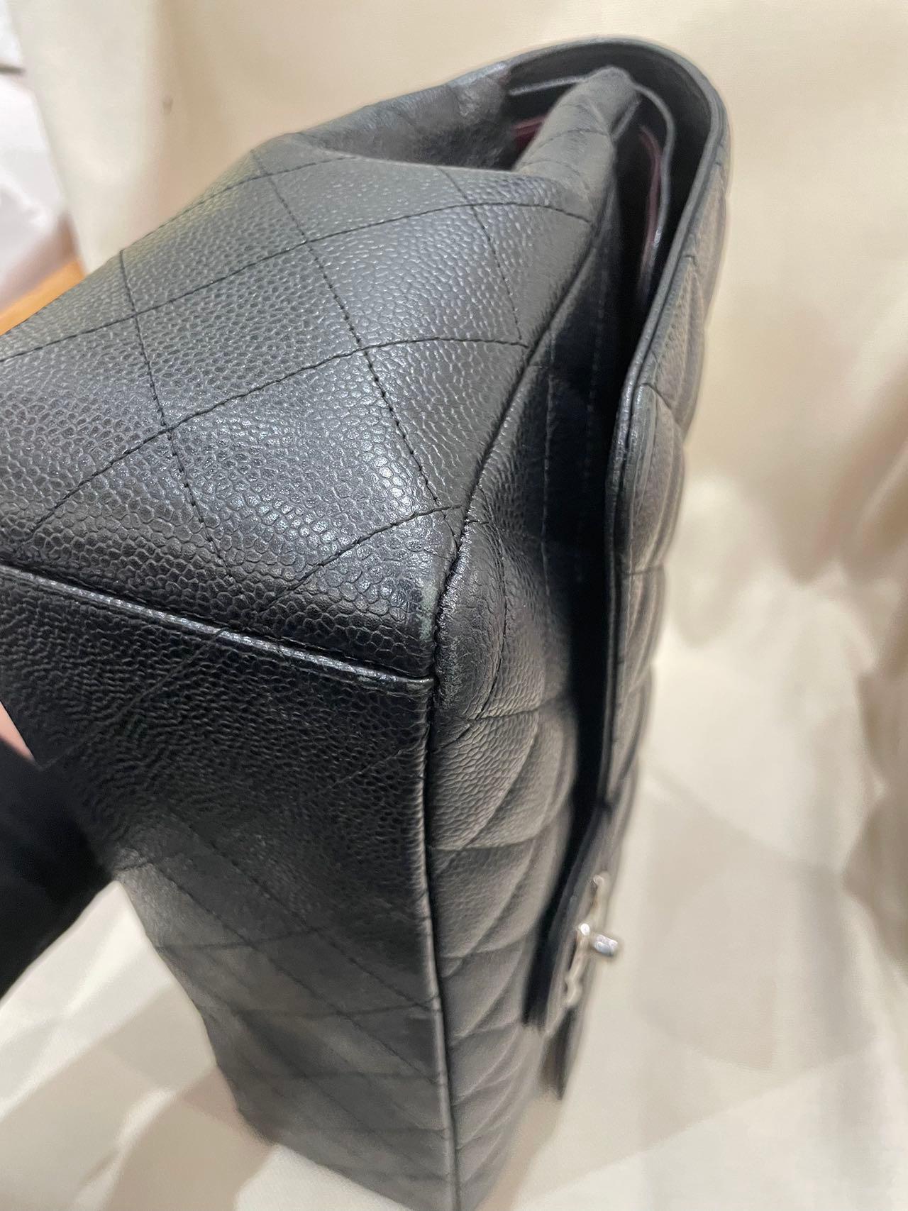 Chanel Classic Flap Maxi Black Caviar Leather Double Flap Sliver Hardware Pour femmes en vente