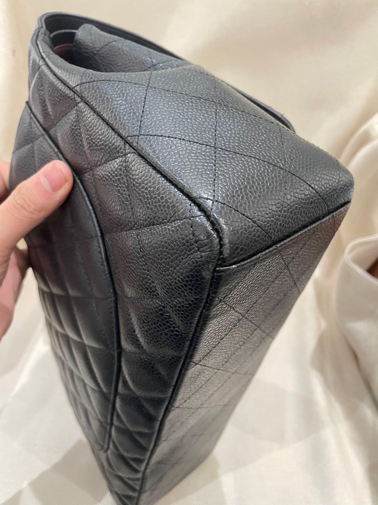 Chanel Classic Flap Maxi Black Caviar Leather Double Flap Sliver Hardware en vente 1