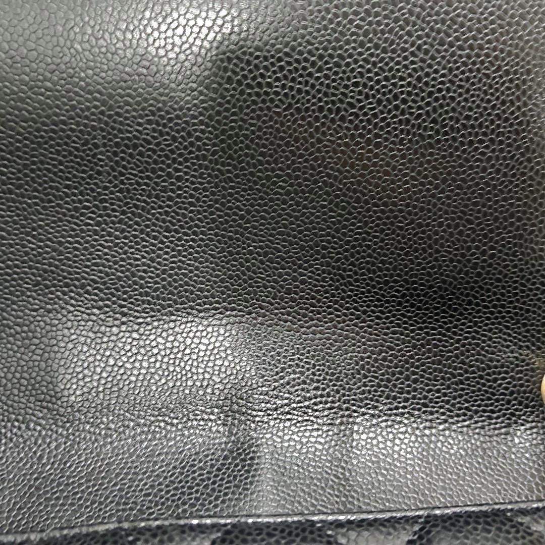 Chanel Classic Flap Maxi Cuir noir caviar à simple rabat avec quincaillerie dorée en vente 2