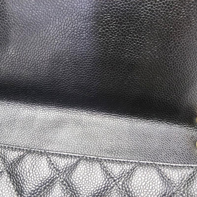 Chanel Classic Flap Maxi Schwarzes Kaviarleder Einzelklappe mit Goldbeschlägen im Angebot 5