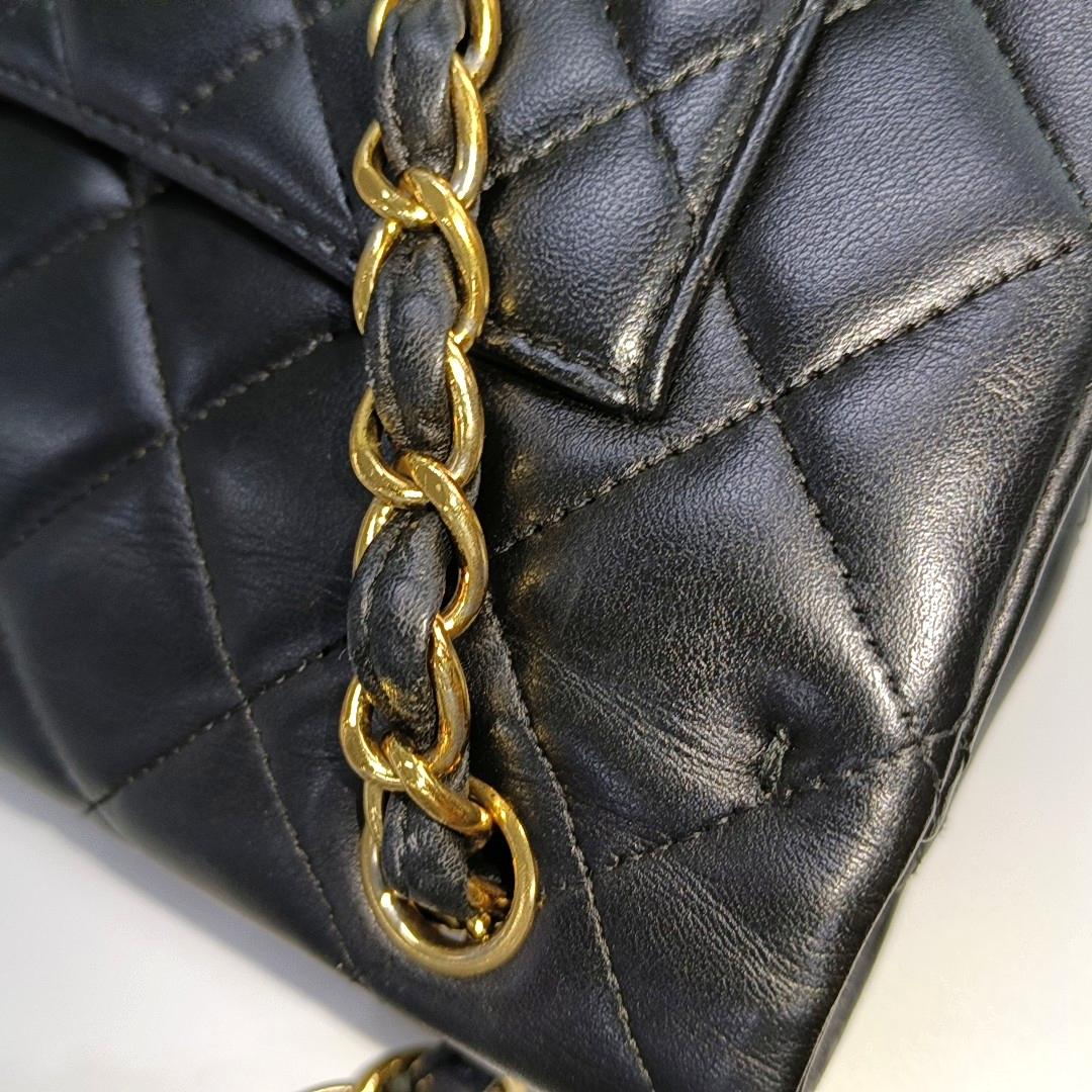 Chanel Classic Flap Maxi Black Lambskin Leather Double Flap with Gold Hardware For Sale 10