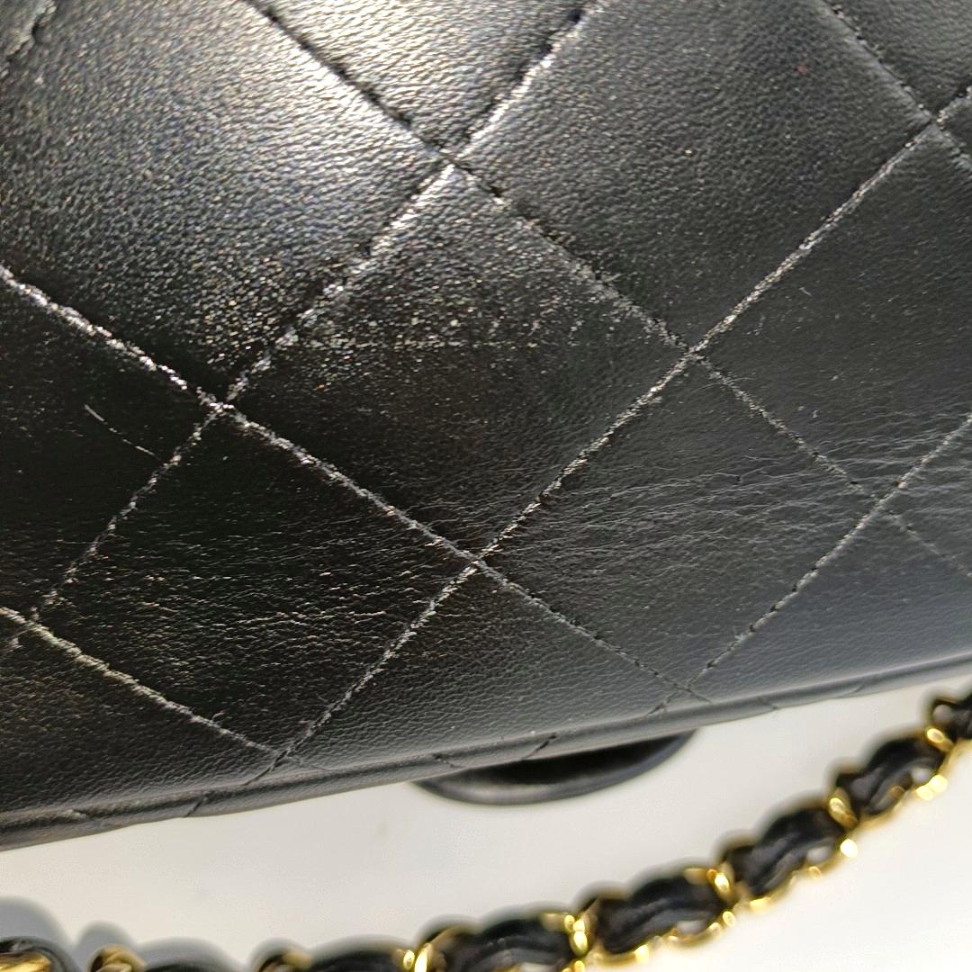 Chanel Classic Flap Maxi Black Lambskin Leather Double Flap with Gold Hardware For Sale 11