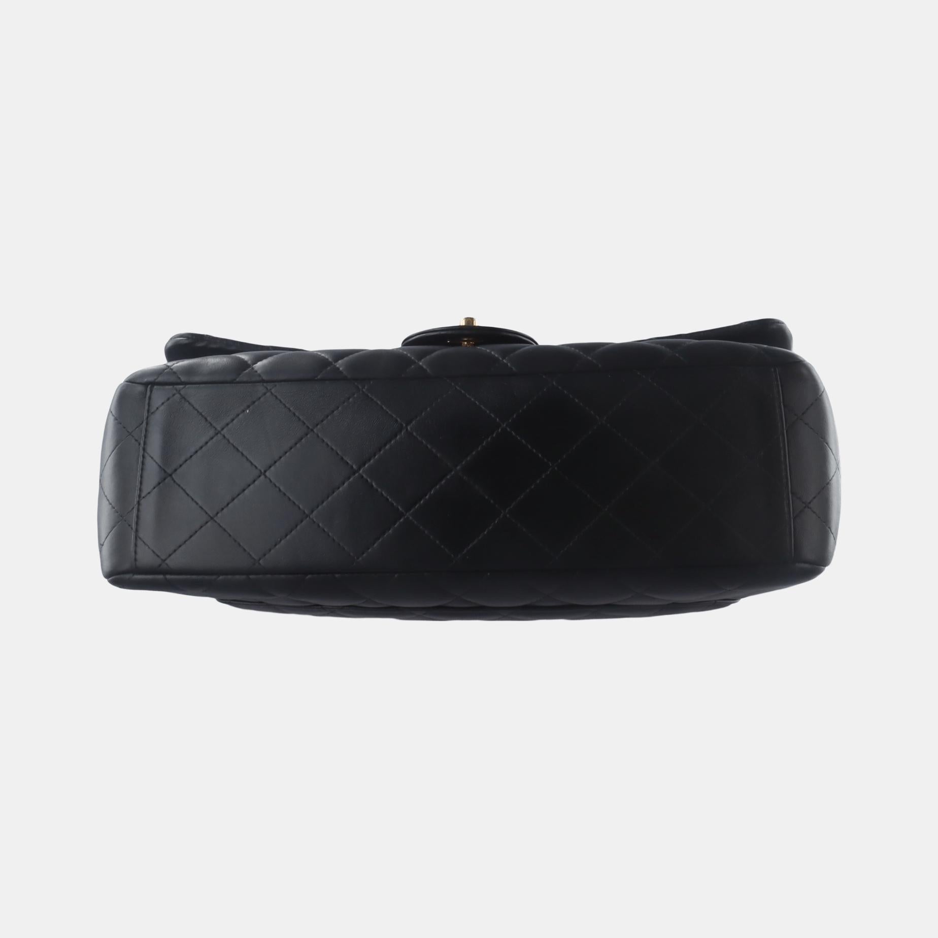 Chanel Classic Flap Maxi Black Lambskin Leather Double Flap with Gold Hardware For Sale 3