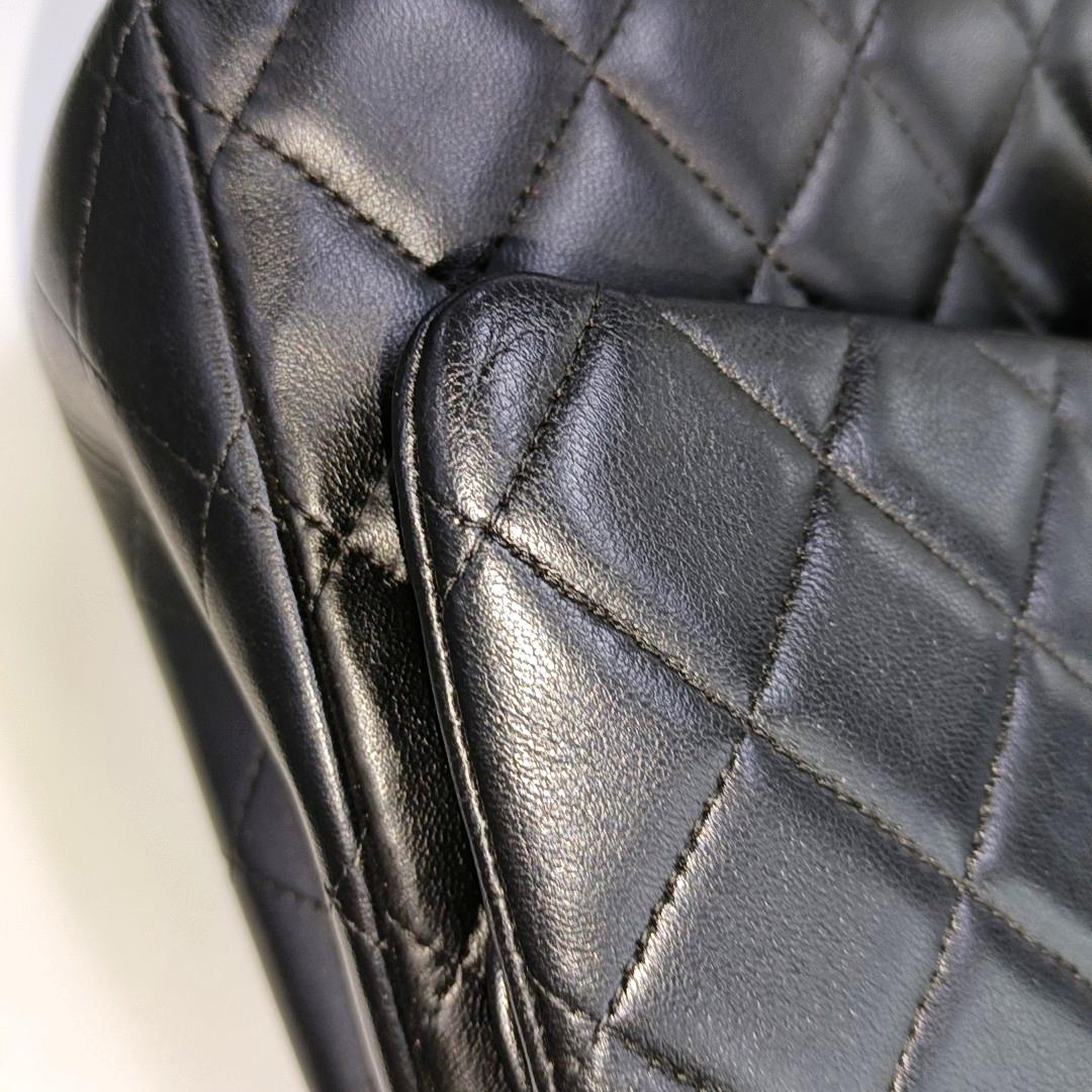 Chanel Classic Flap Maxi Black Lambskin Leather Double Flap with Gold Hardware For Sale 4