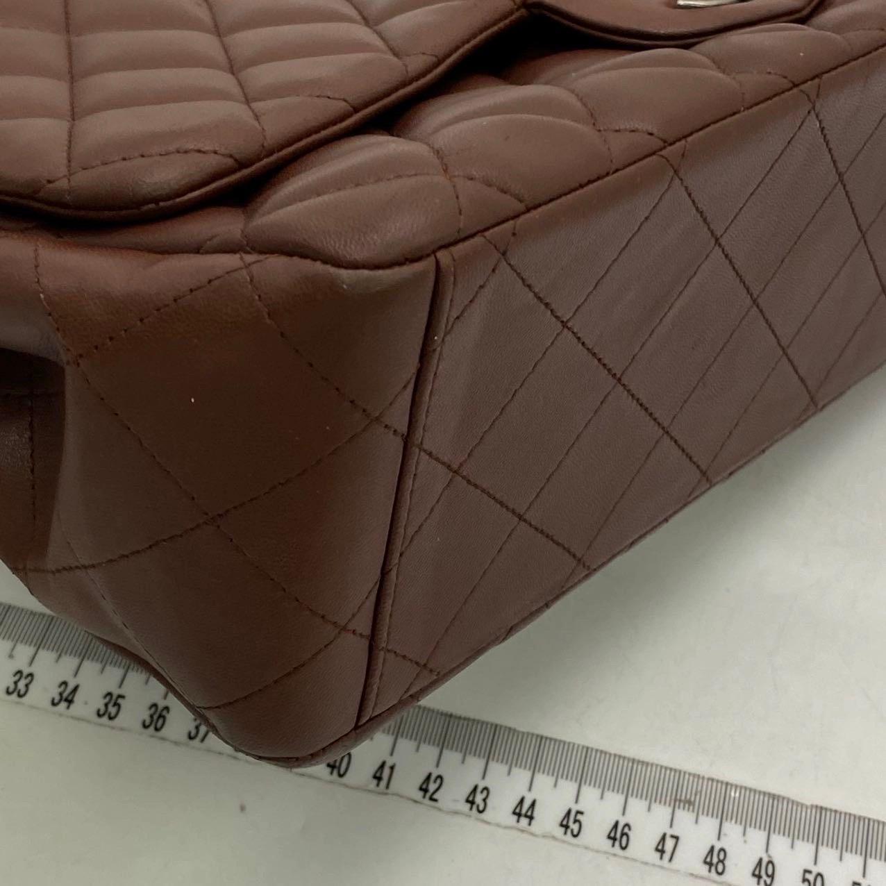 Chanel Classic Flap Maxi Chocolate Brown Lammfell Leder Single Flap Silver im Angebot 7