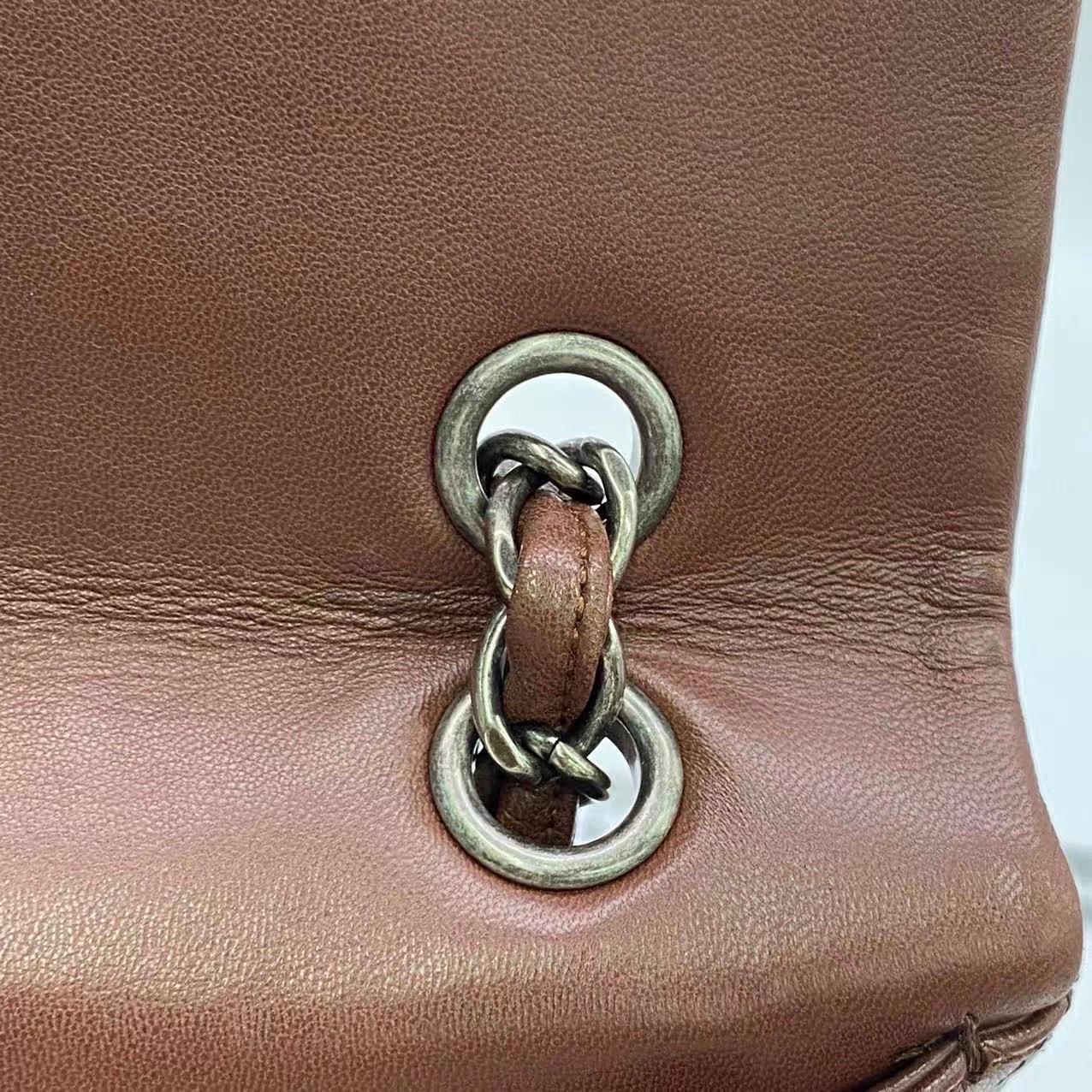 Chanel Classic Flap Maxi Chocolate Brown Lammfell Leder Single Flap Silver im Angebot 8