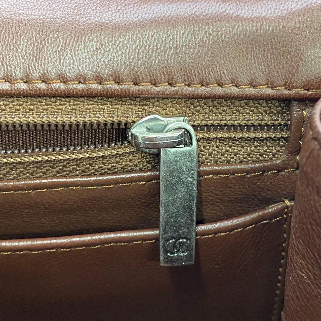 Chanel Classic Flap Maxi Chocolate Brown Lammfell Leder Single Flap Silver im Angebot 10