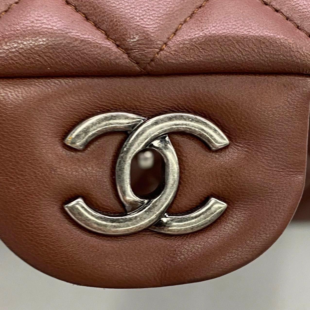 Chanel Classic Flap Maxi Chocolate Brown Lammfell Leder Single Flap Silver im Angebot 4