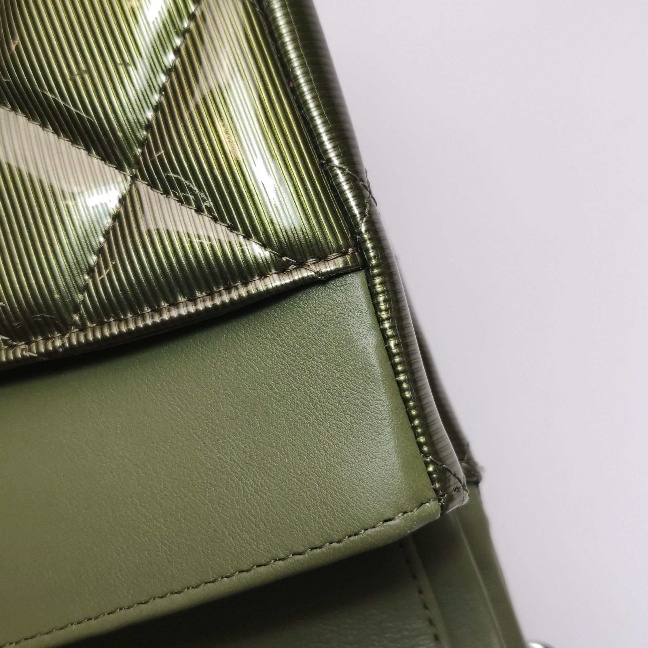 Chanel Classic Flap Maxi Metallic Green Patent Leather Double Flap Sliver HW For Sale 9