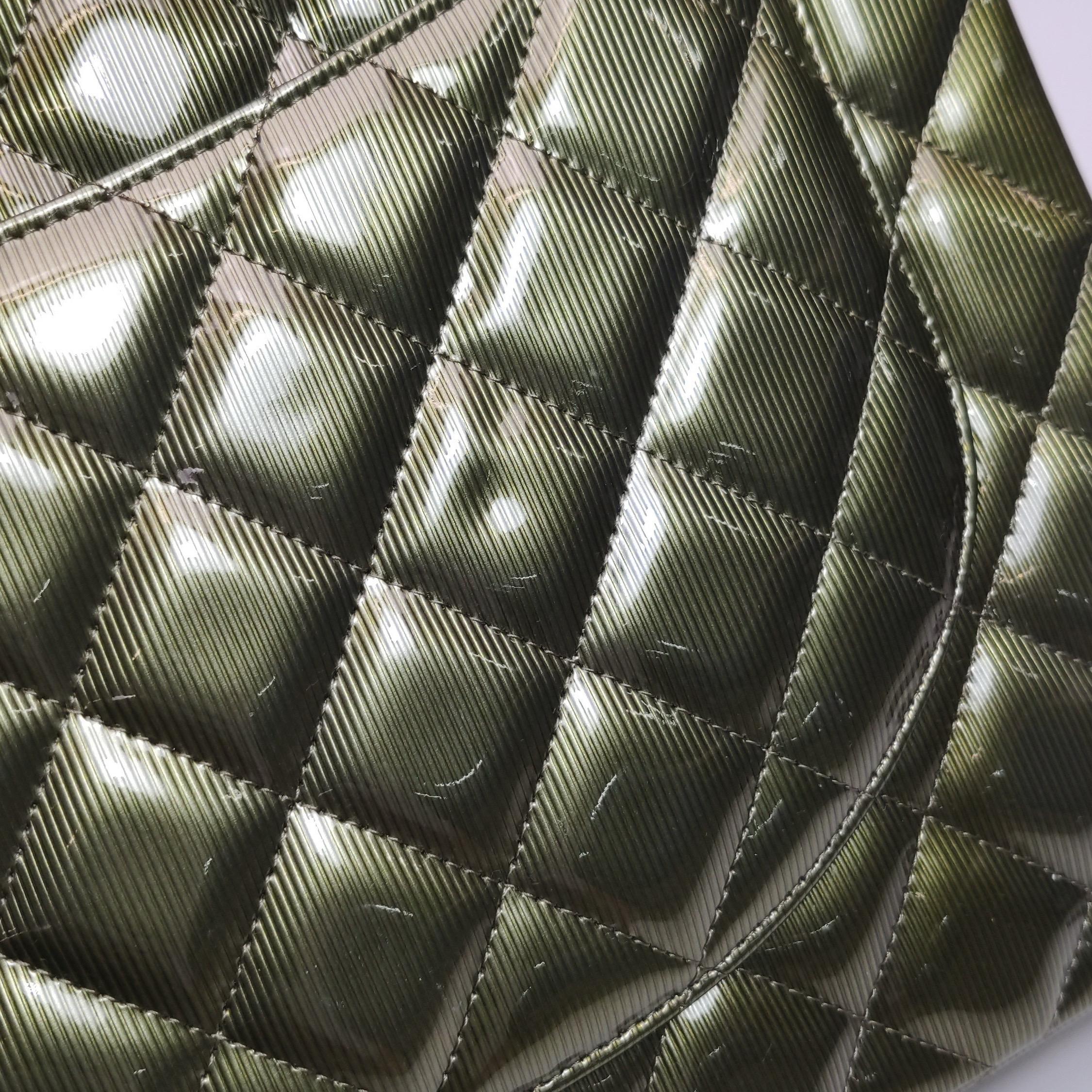 Chanel Classic Flap Maxi Metallic Green Patent Leather Double Flap Sliver HW For Sale 11