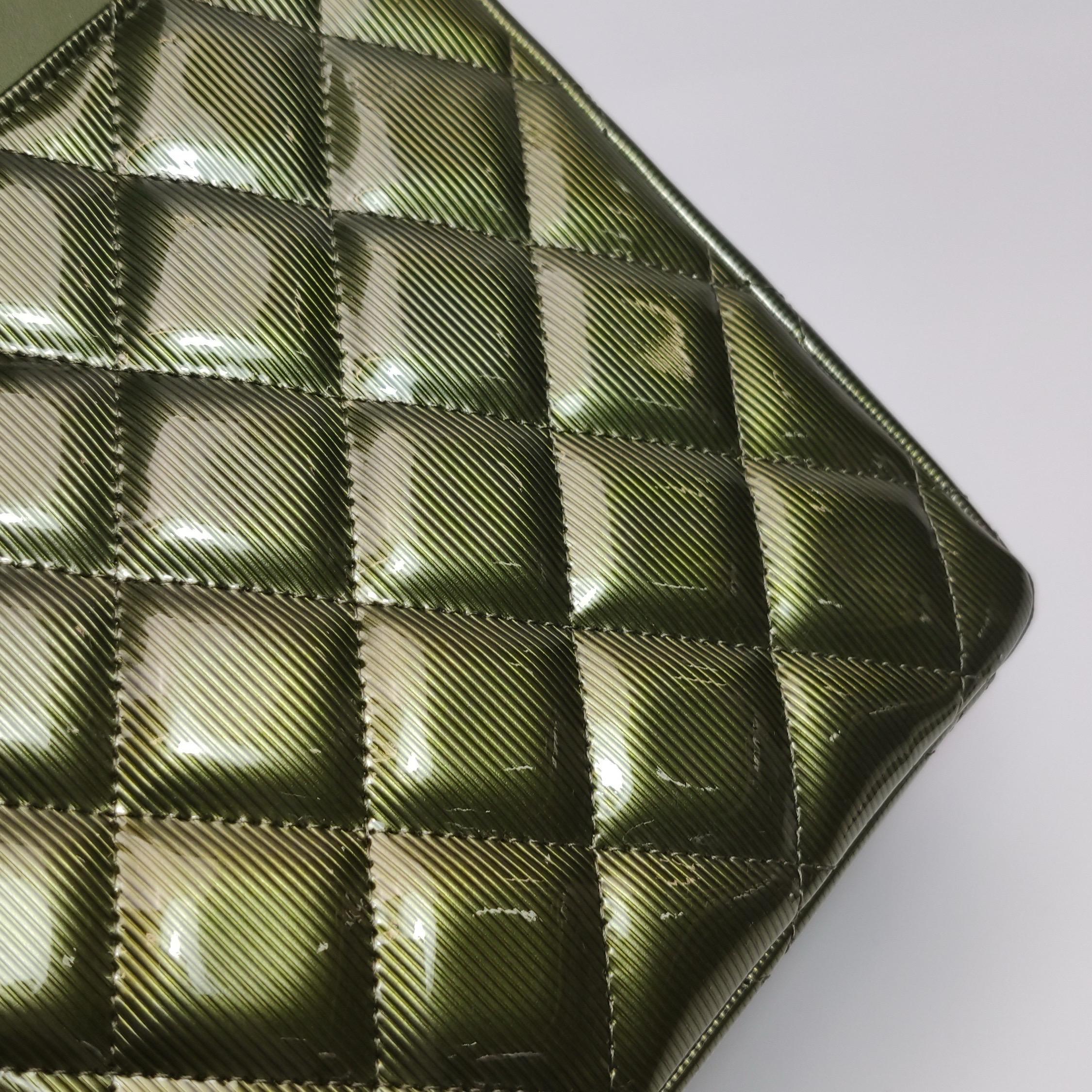 Chanel Classic Flap Maxi Metallic Green Patent Leather Double Flap Sliver HW For Sale 13