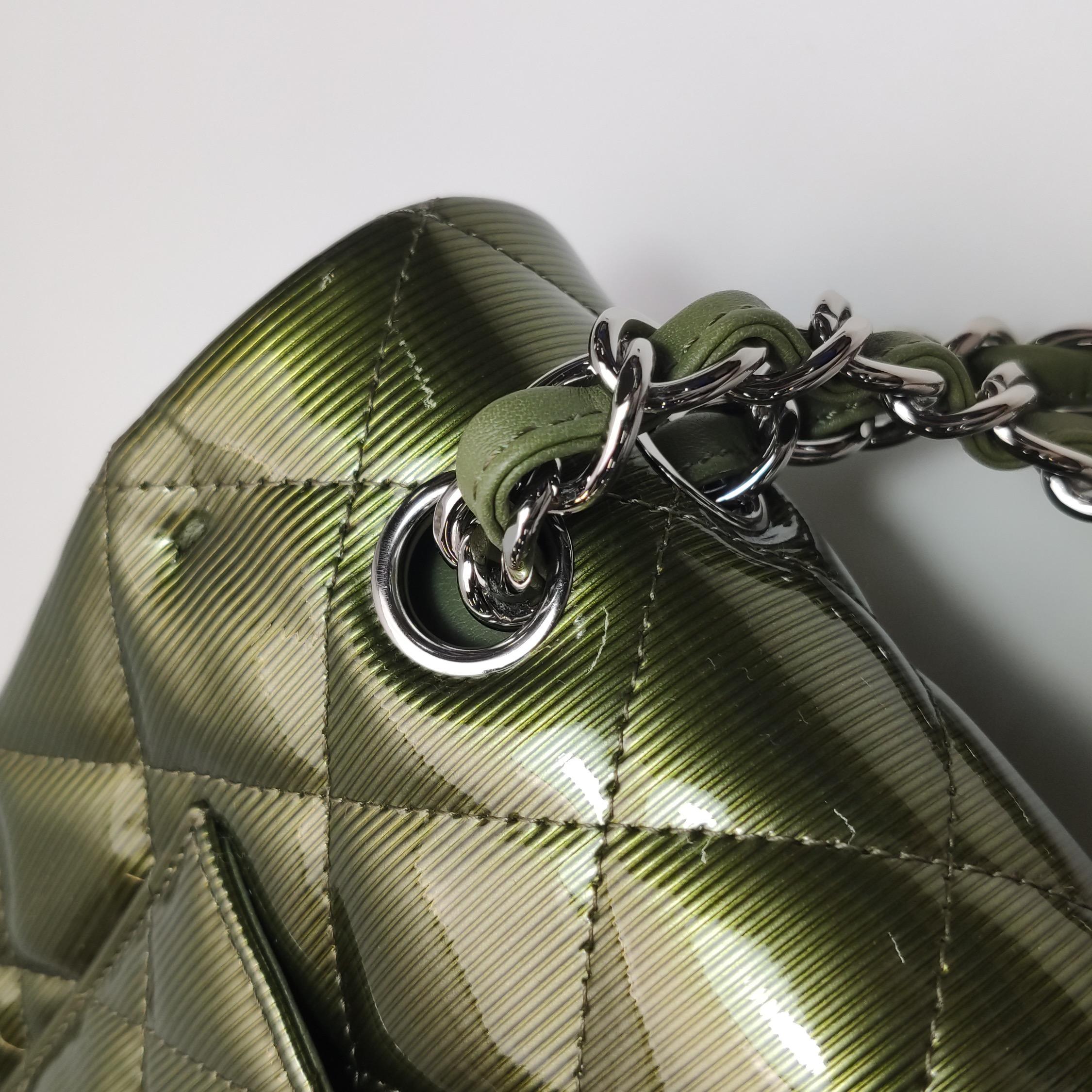 Chanel Classic Flap Maxi Metallic Green Patent Leather Double Flap Sliver HW For Sale 4