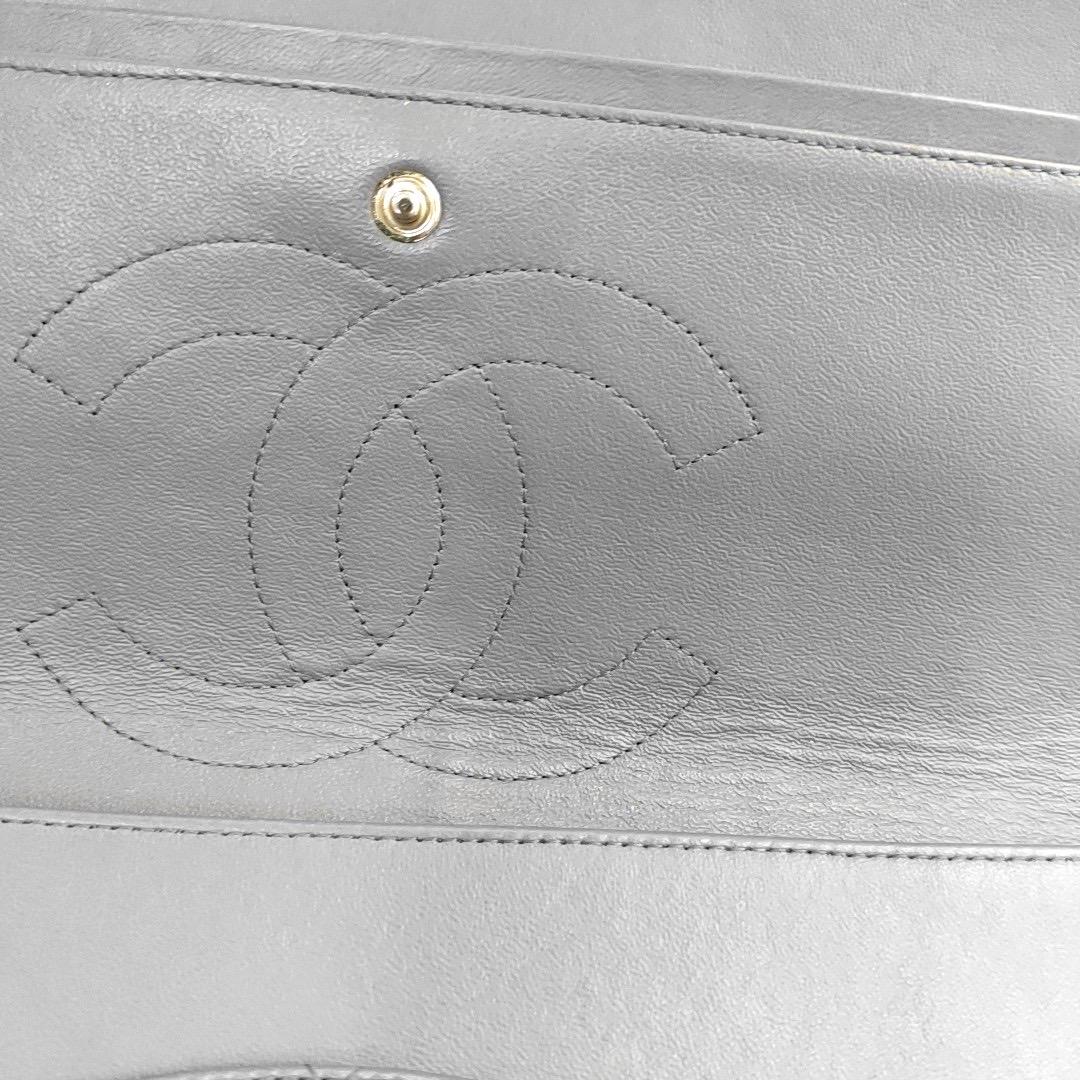 Chanel Classic Flap Maxi Misty Blue in pelle d'agnello con doppia pattina e Silver-ton in vendita 5