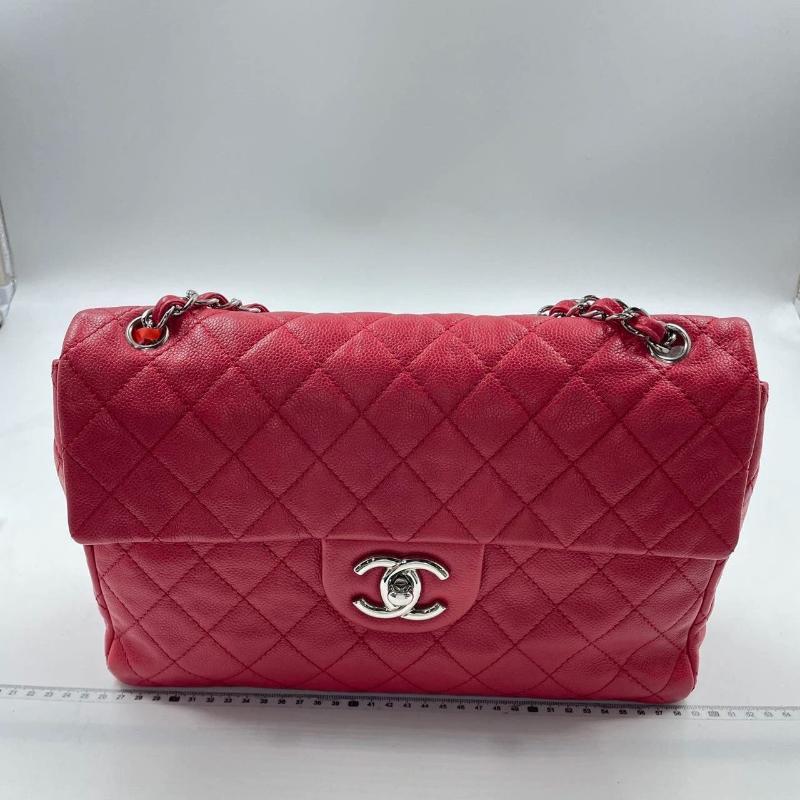 Chanel Classic Flap Maxi Rotes Kaviar-Leder Silberfarbene Hardware Riesiges CC-Logo Damen im Angebot