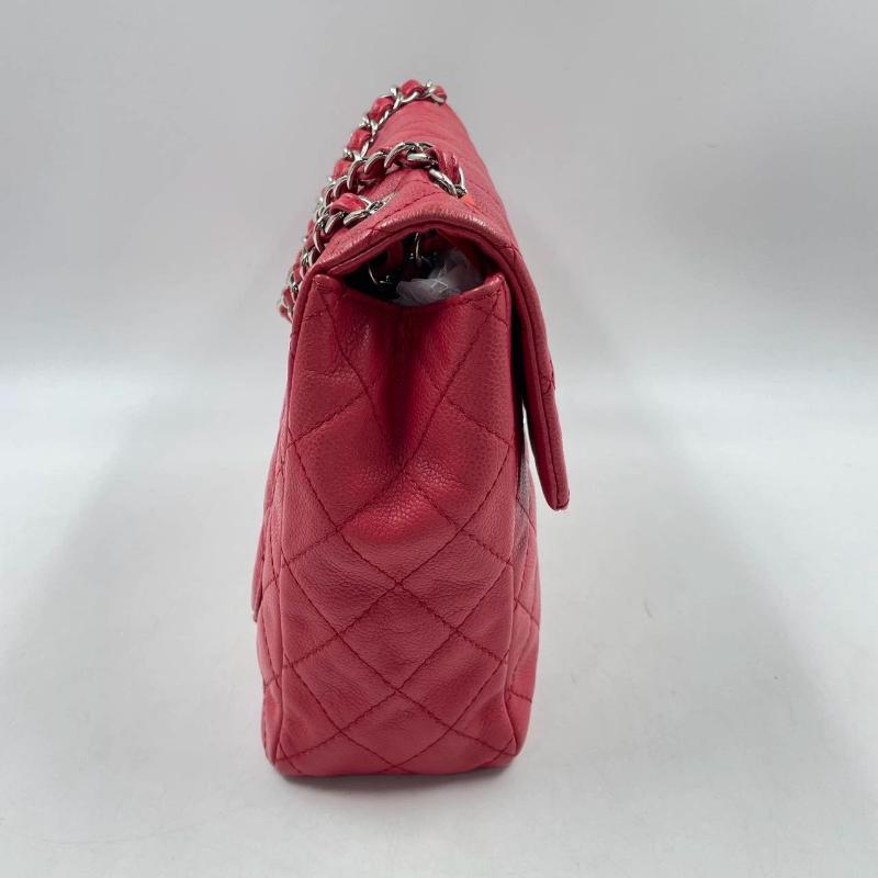 Chanel Classic Flap Maxi Rotes Kaviar-Leder Silberfarbene Hardware Riesiges CC-Logo im Angebot 3