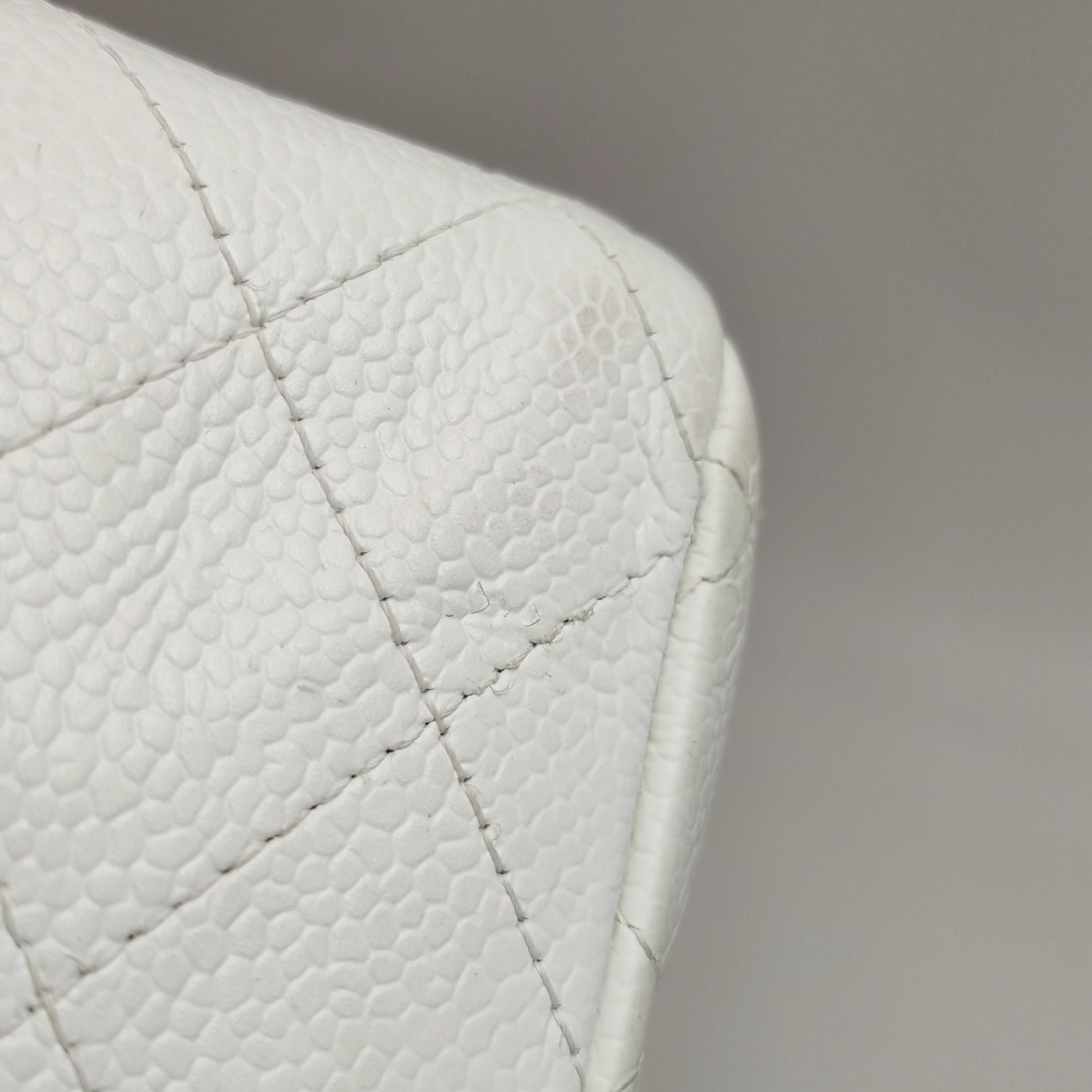 Chanel Classic Flap Medium 2008 White Caviar Leather Silver Hardware im Angebot 8