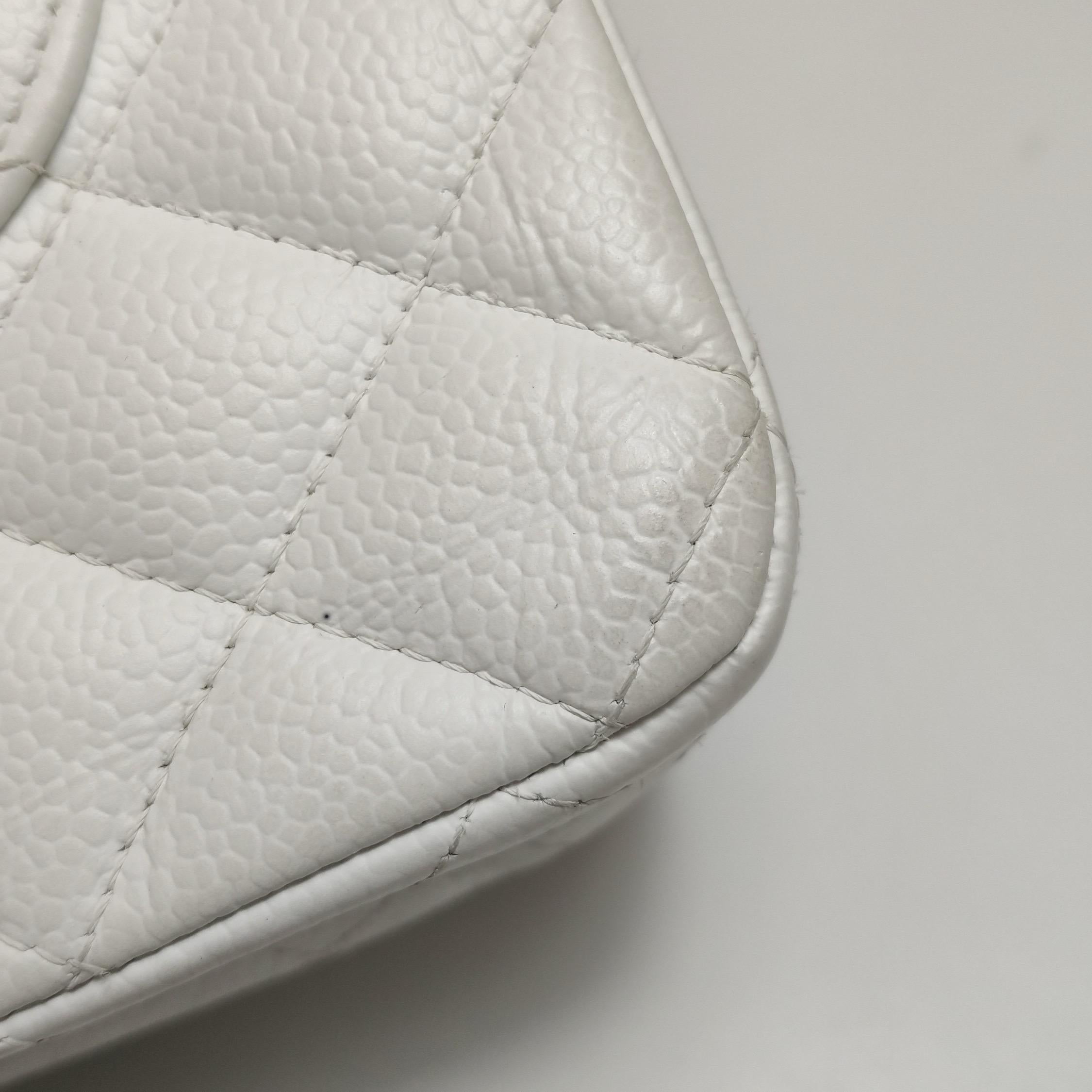 Chanel Classic Flap Medium 2008 White Caviar Leather Silver Hardware im Angebot 9